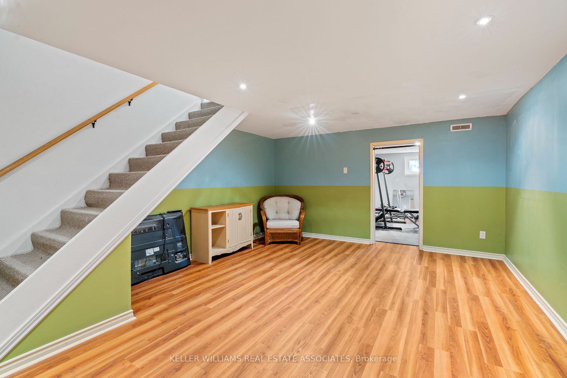 26 Calmon Dr