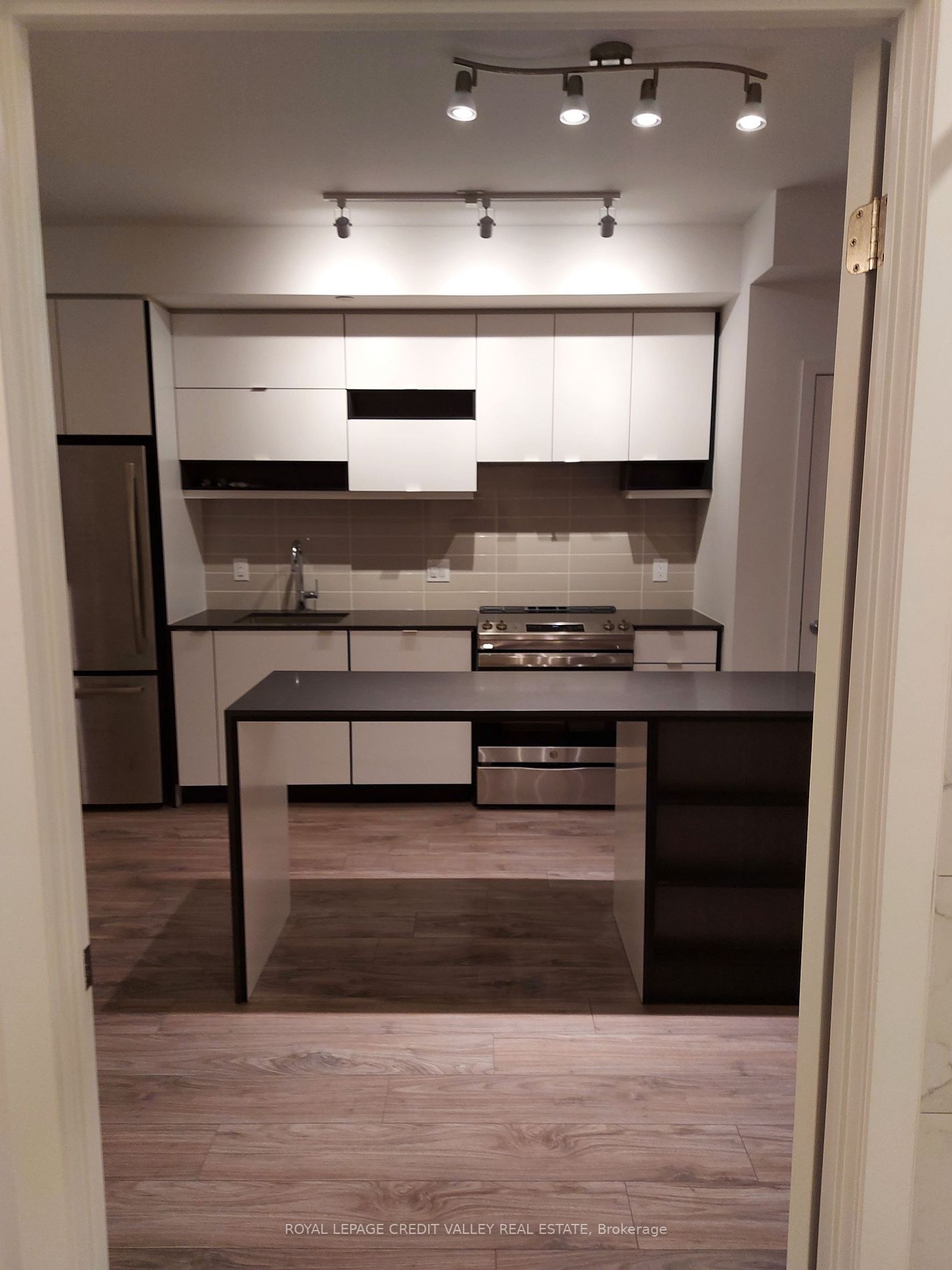 4065 Confederation Pkwy, #702