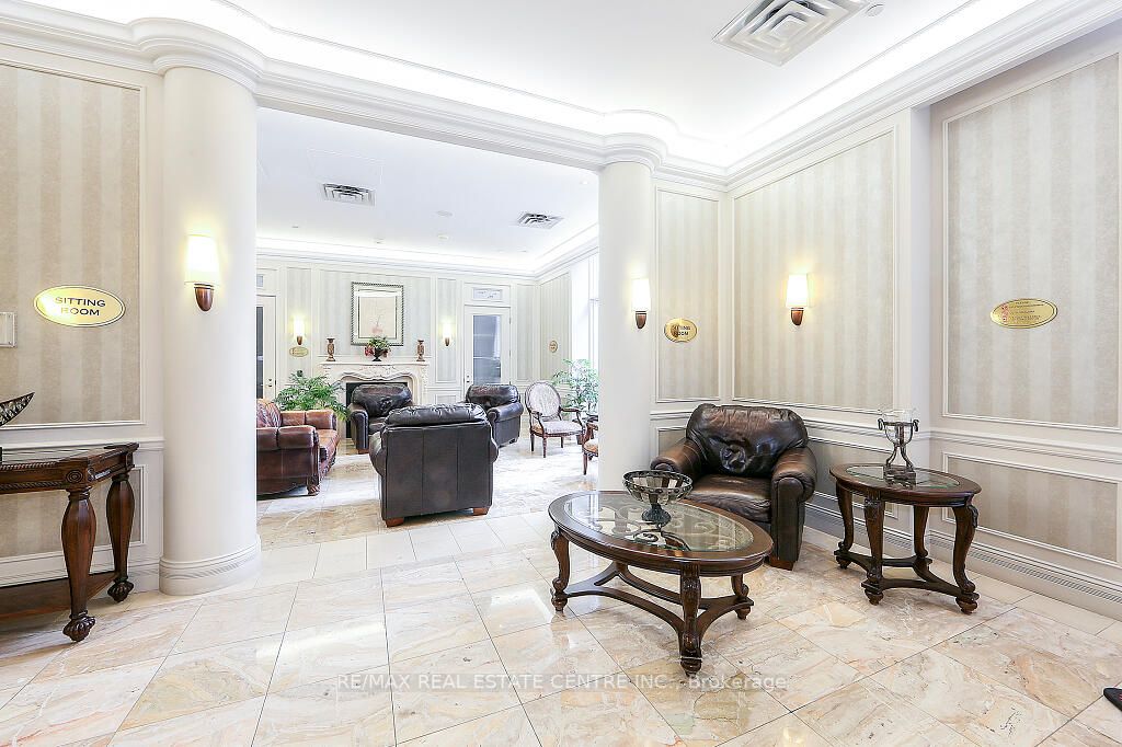 25 Kingsbridge Garden Circ, #1421