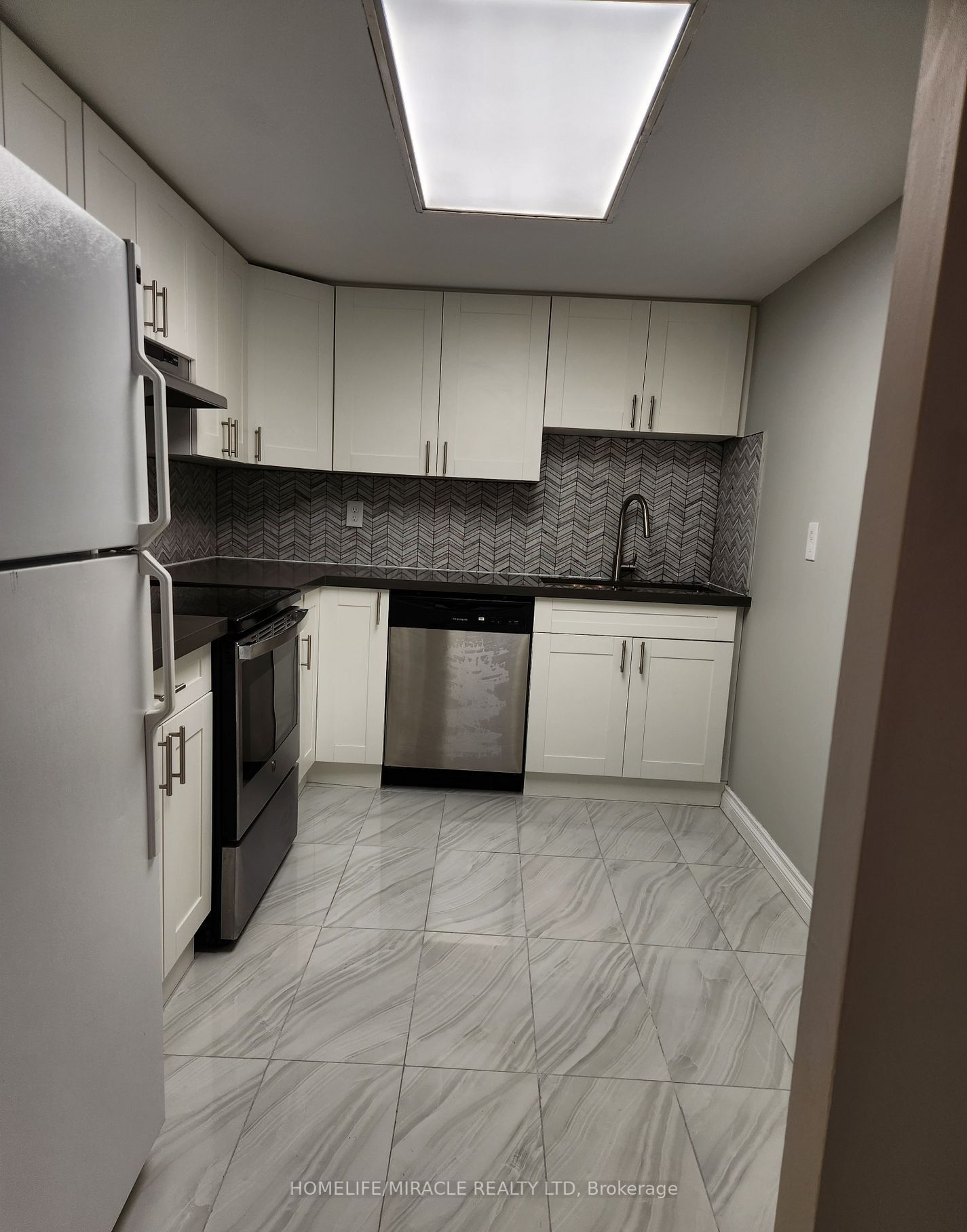 4450 Tucana Crt, #907