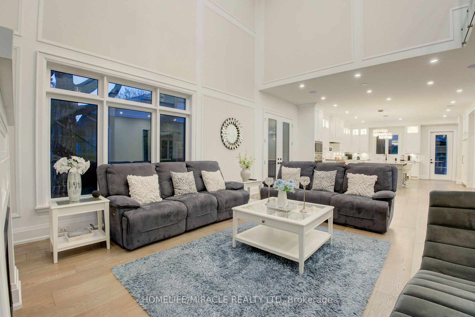 297 Savoy Cres