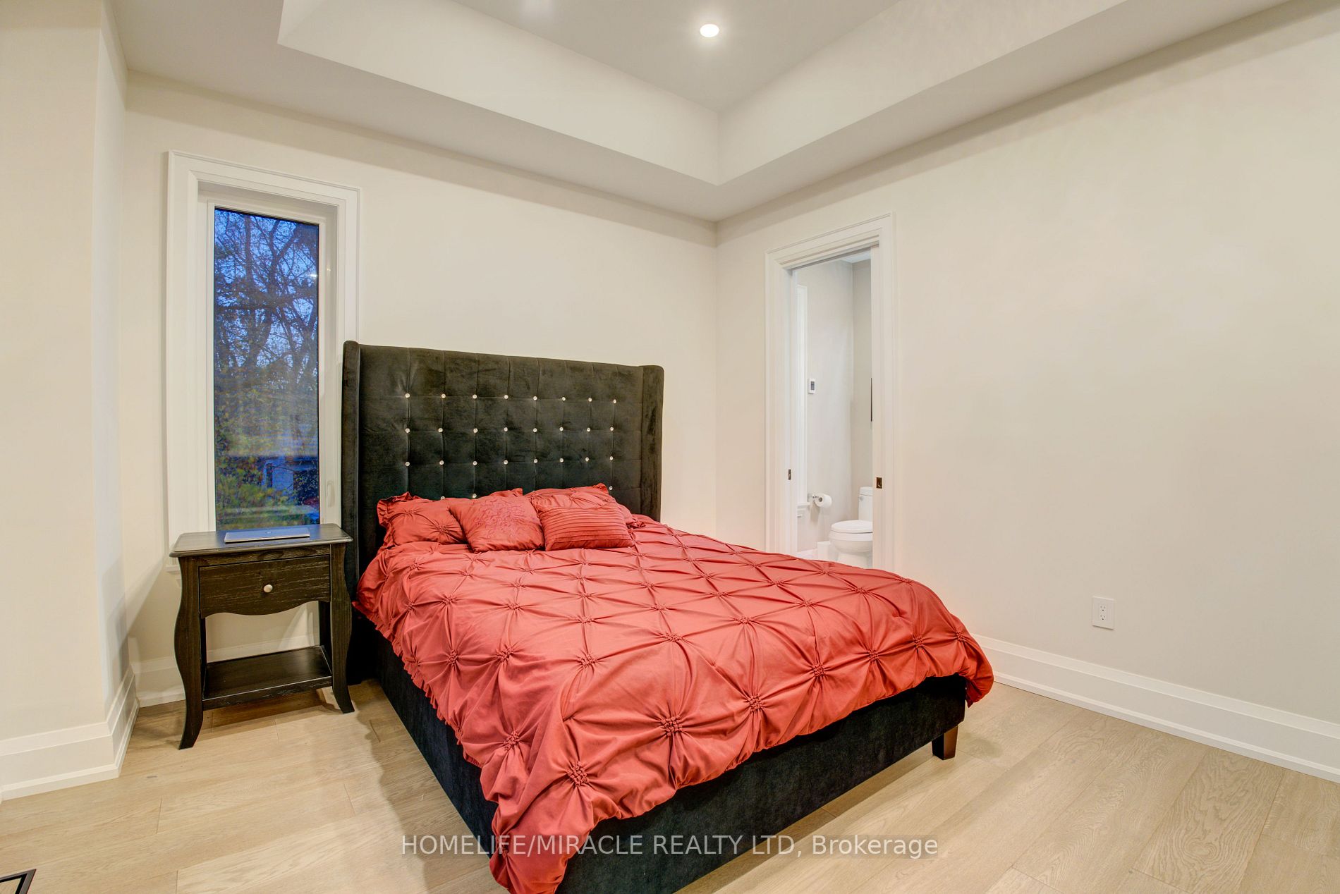 297 Savoy Cres