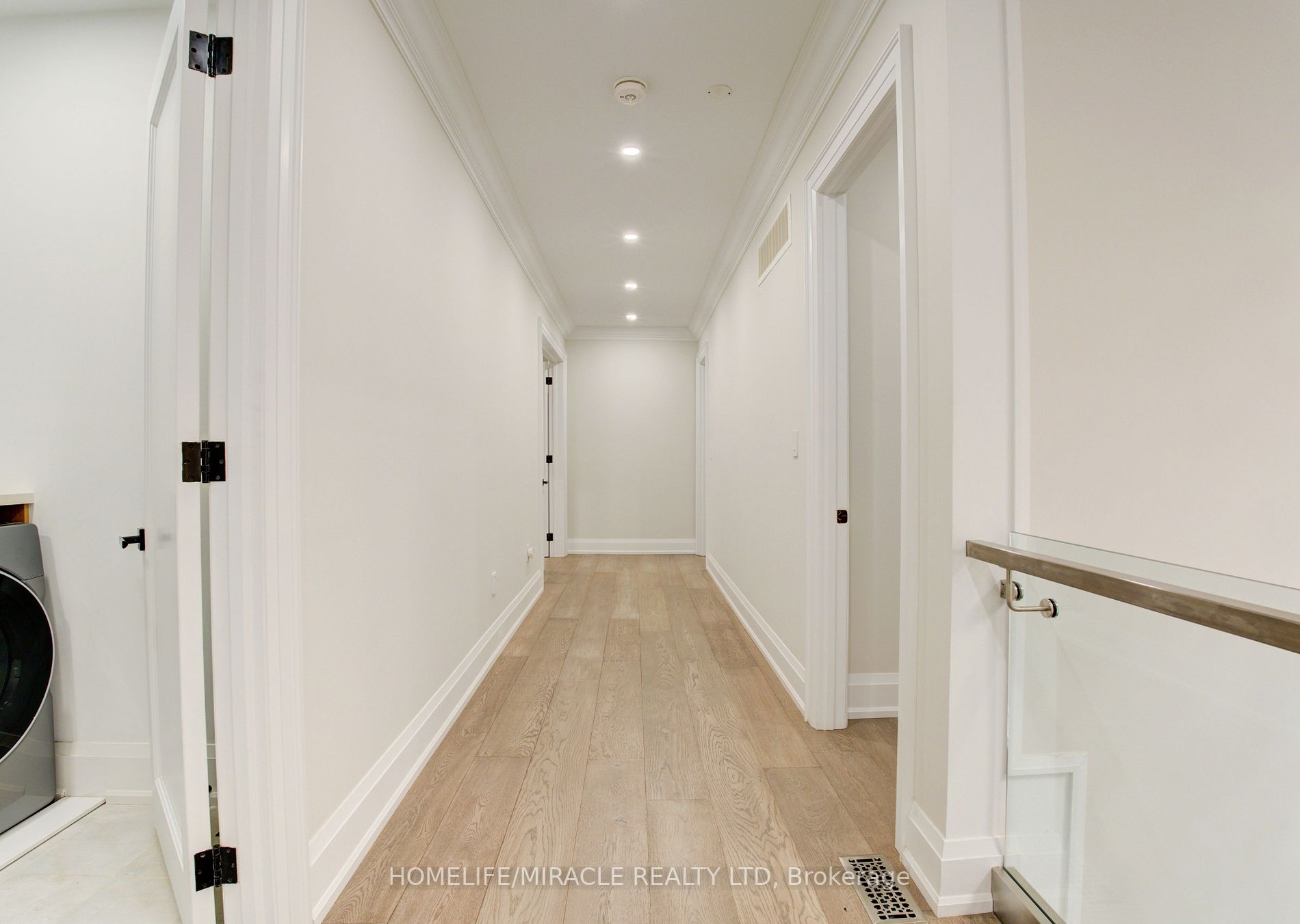 297 Savoy Cres