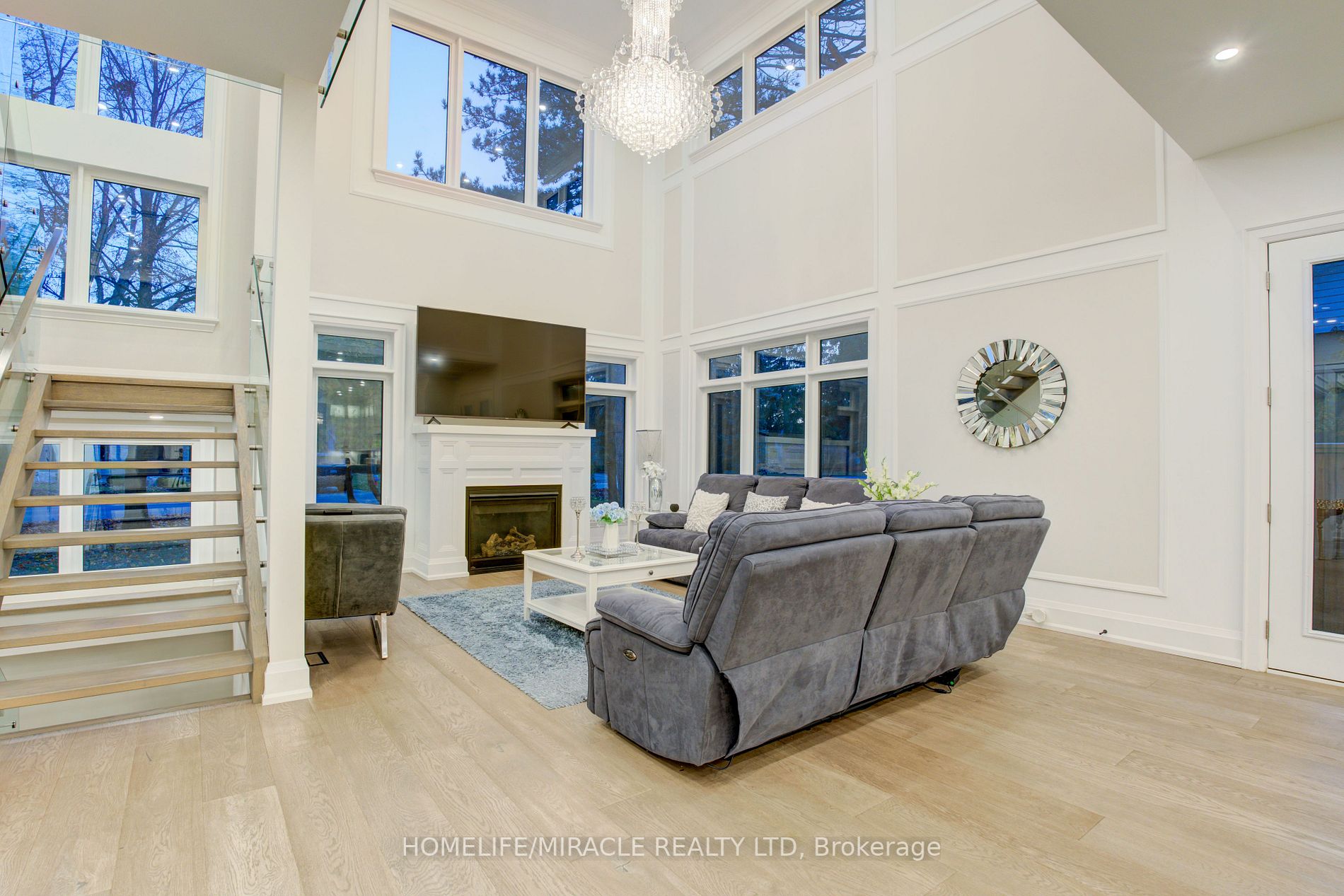 297 Savoy Cres
