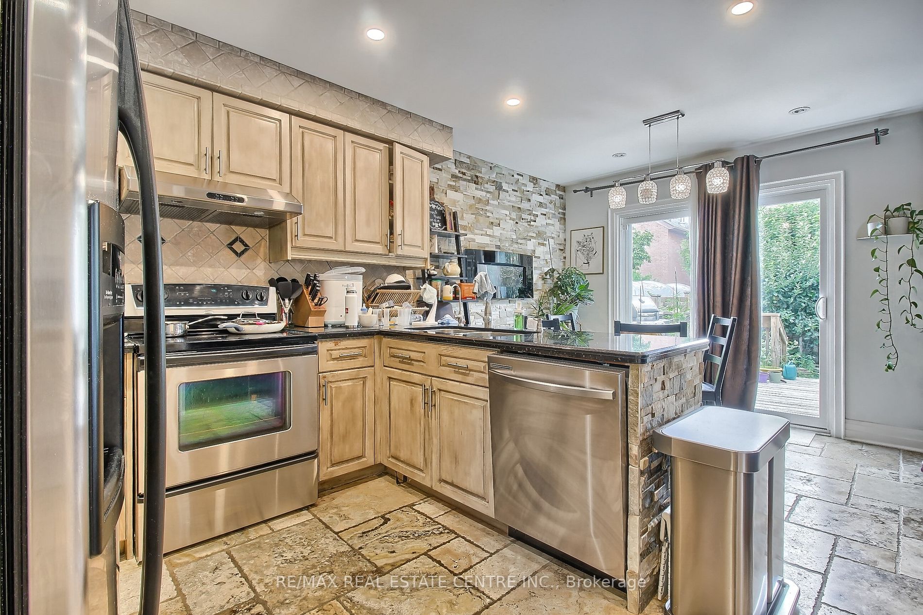 4484 Jenkins Cres