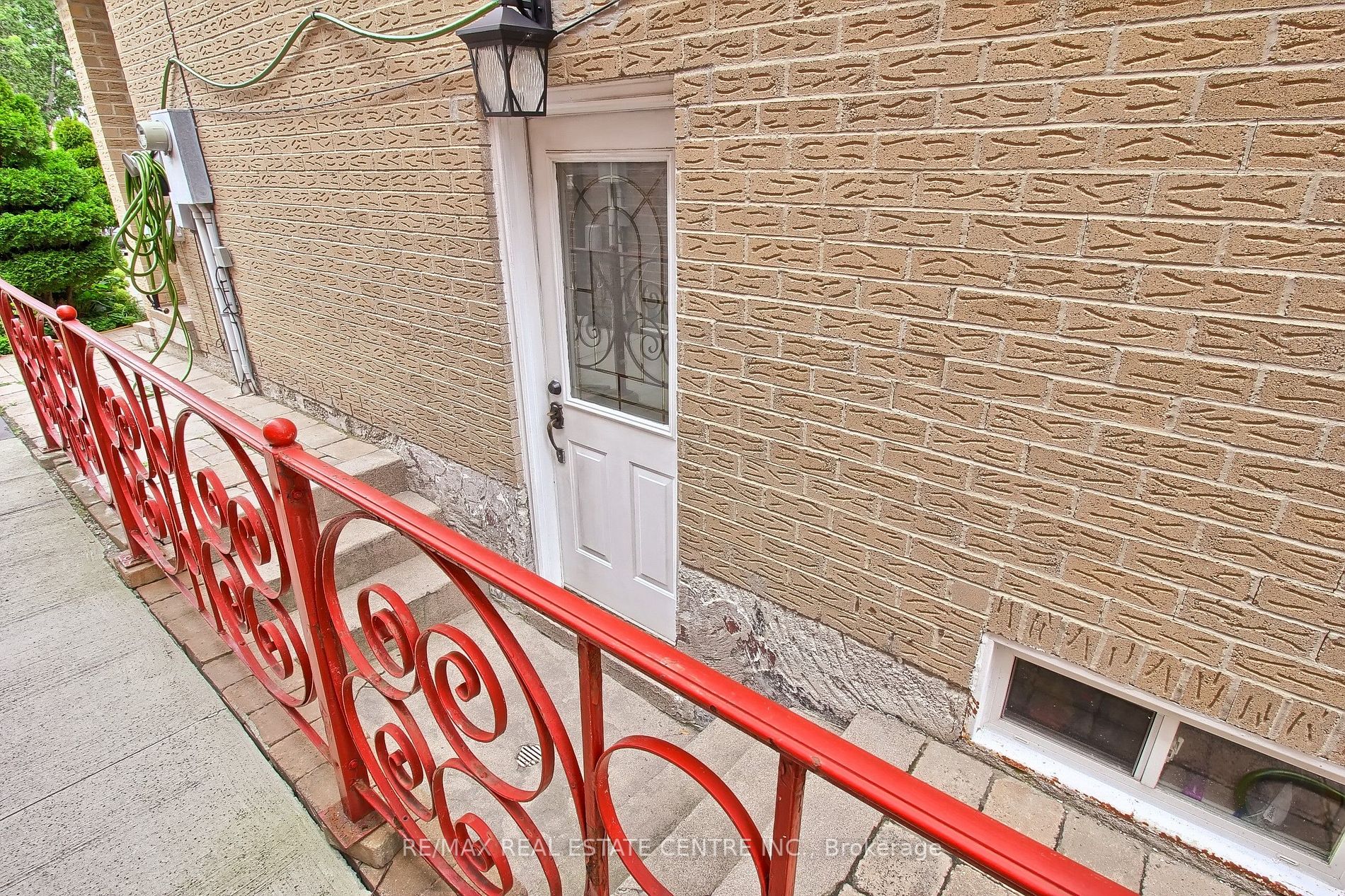 4484 Jenkins Cres