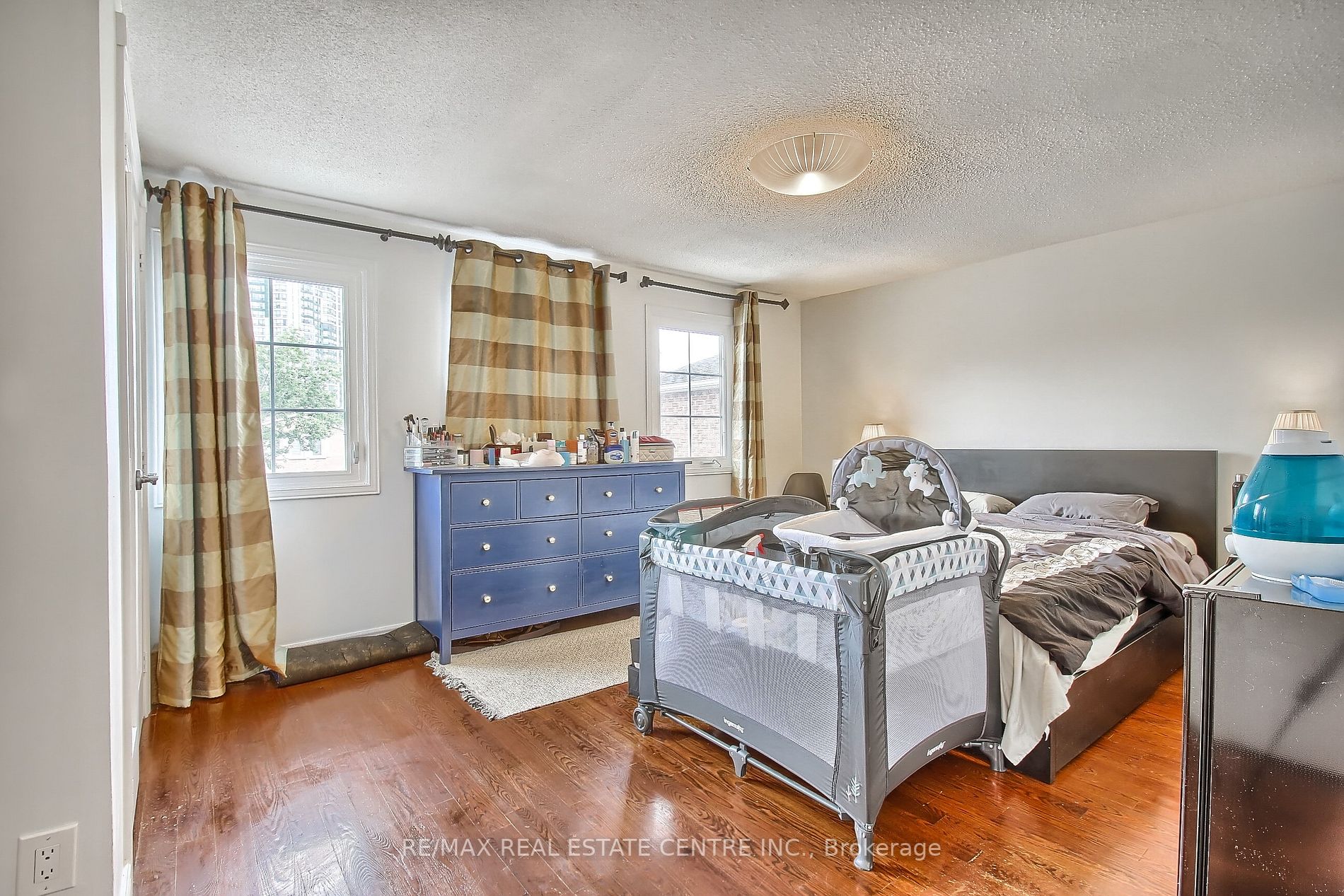 4484 Jenkins Cres