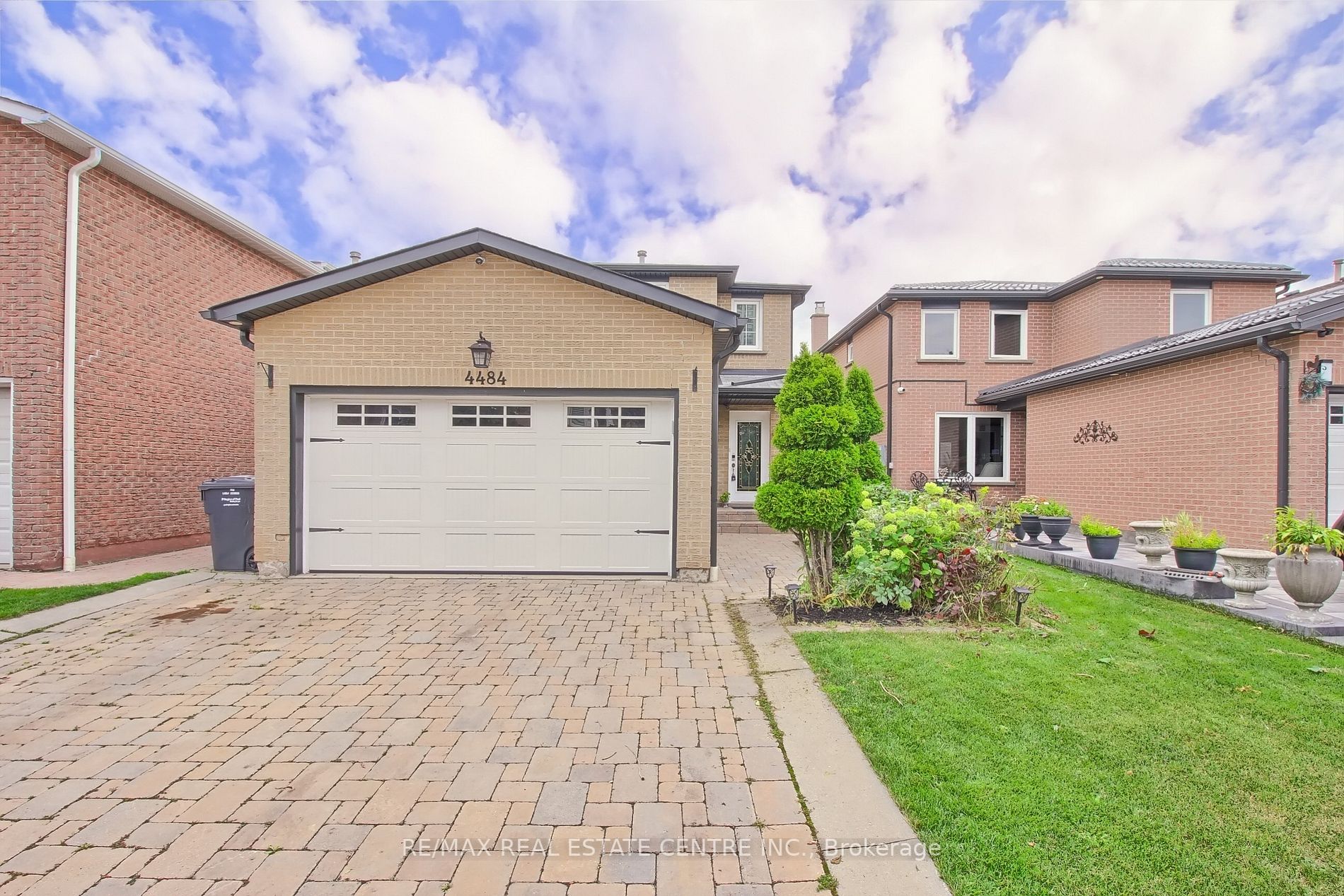 4484 Jenkins Cres
