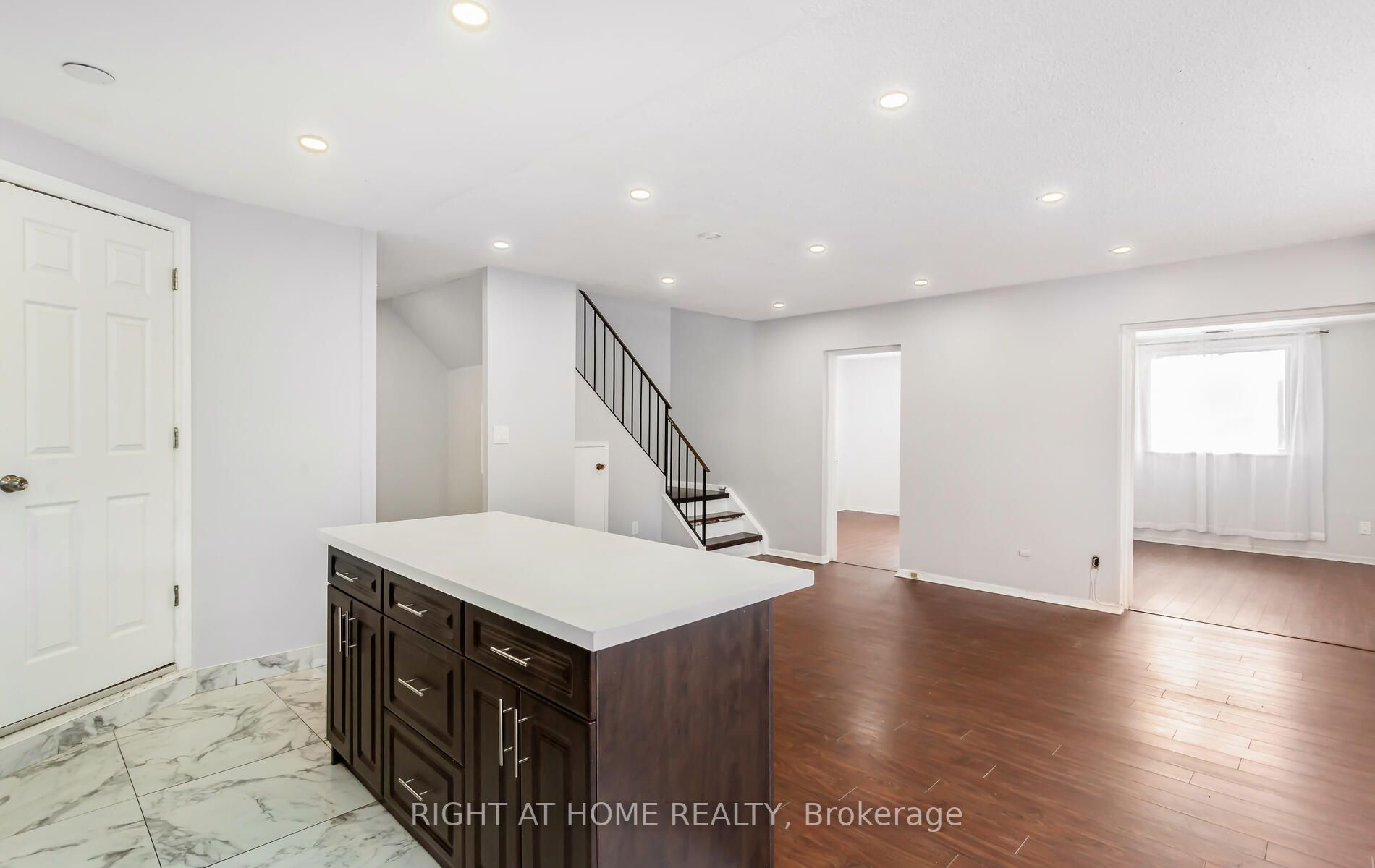 3025 The Credit Woodlands Dr, #355