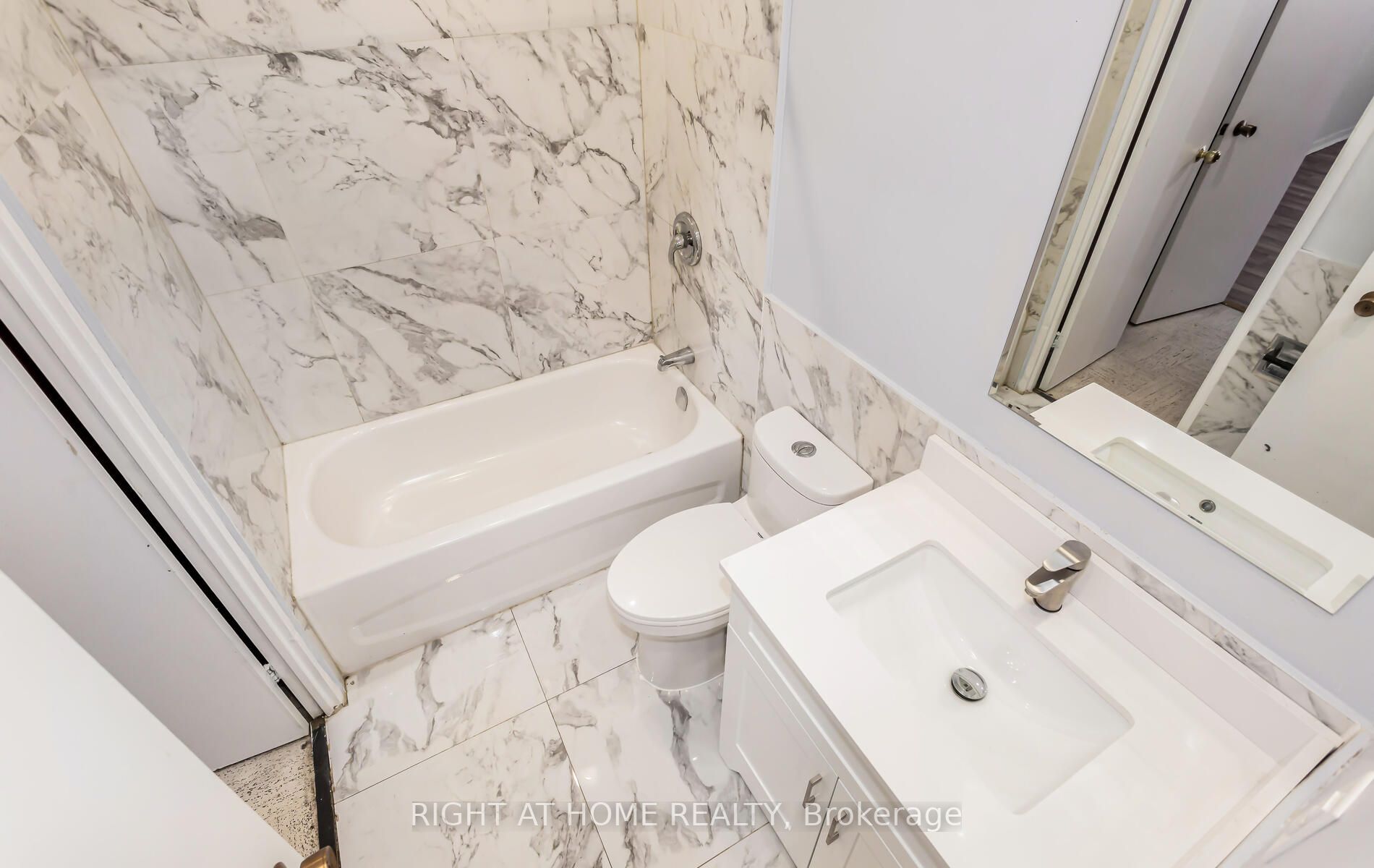 3025 The Credit Woodlands Dr, #355