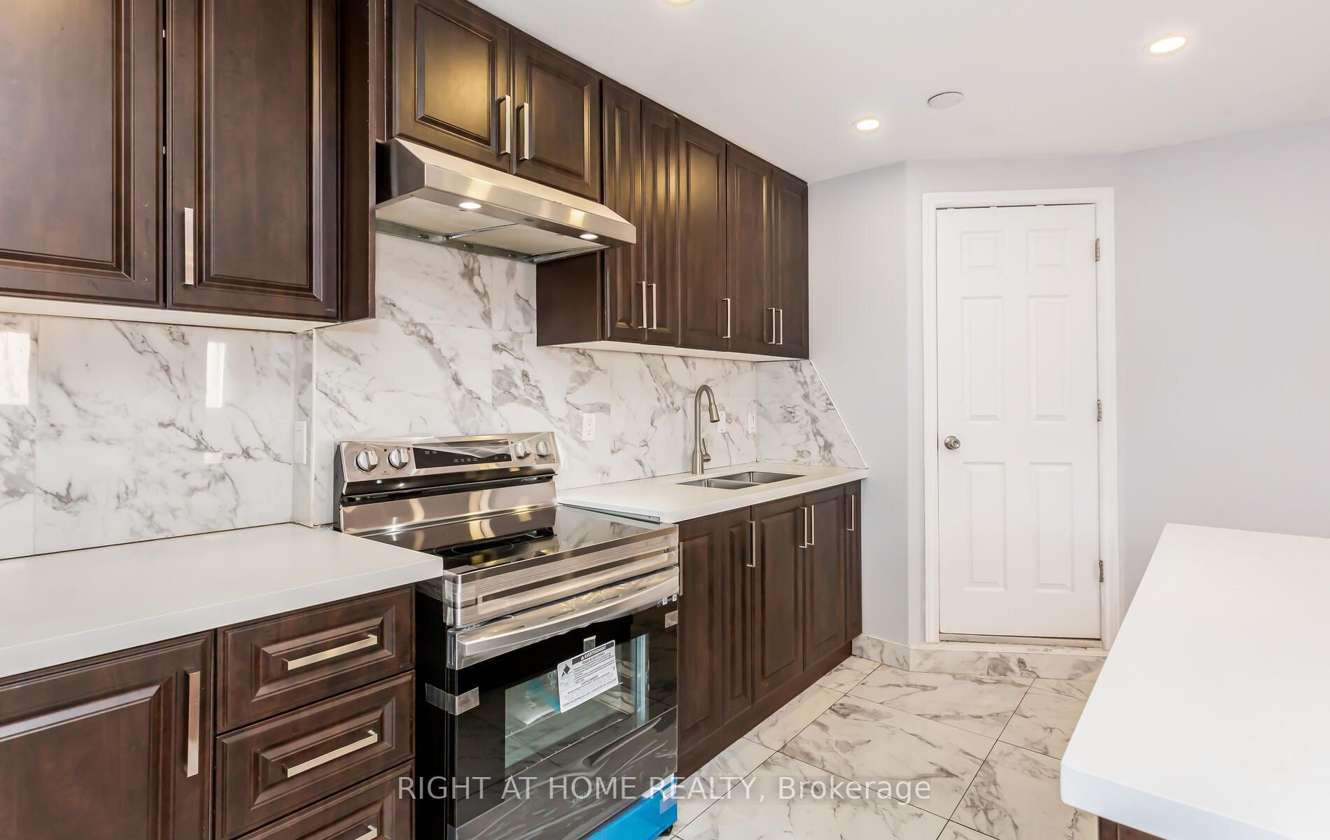 3025 The Credit Woodlands Dr, #355