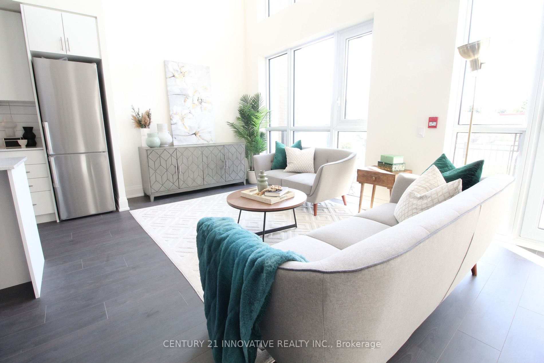 509 Dundas St W, #102