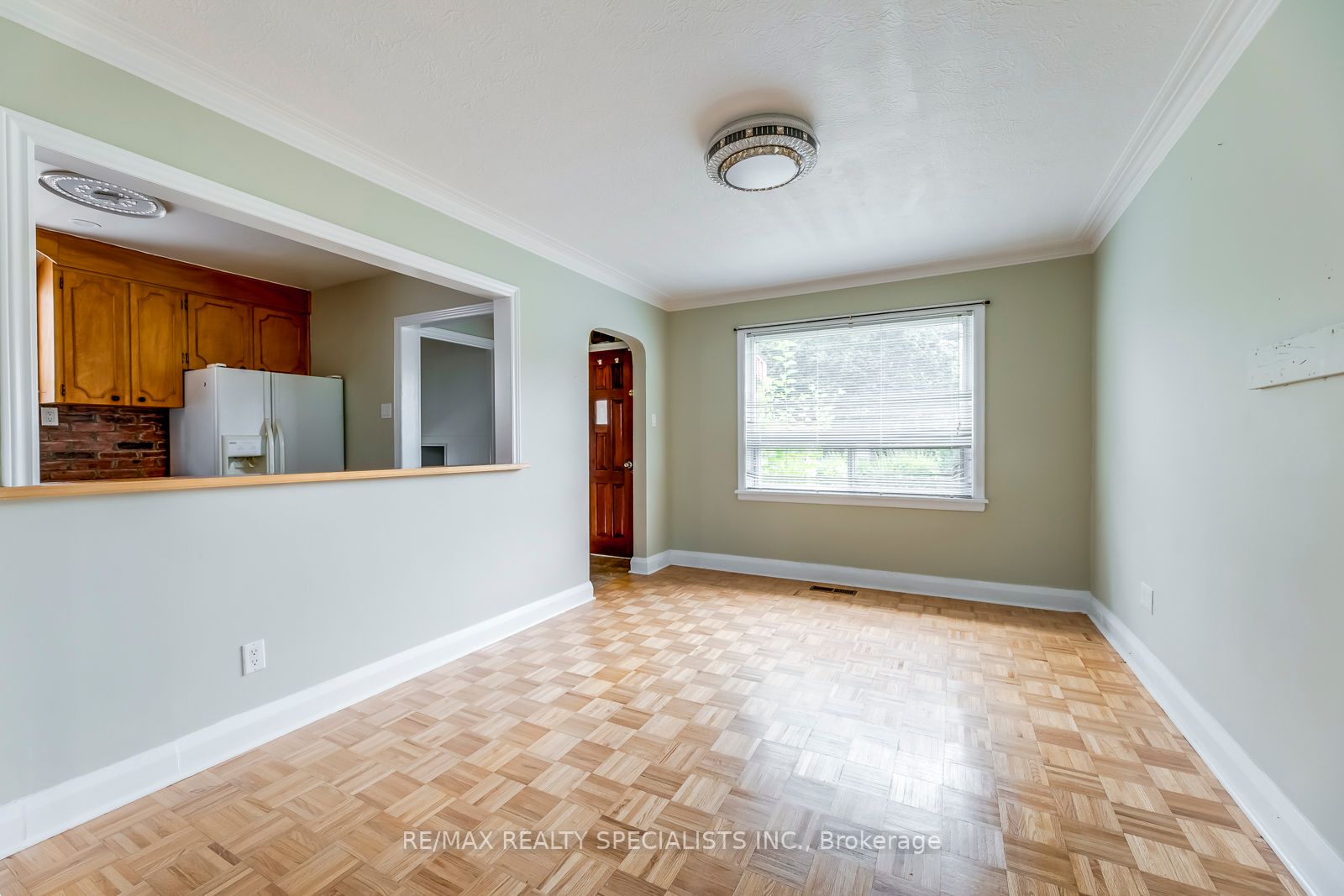 59 Aldgate Ave