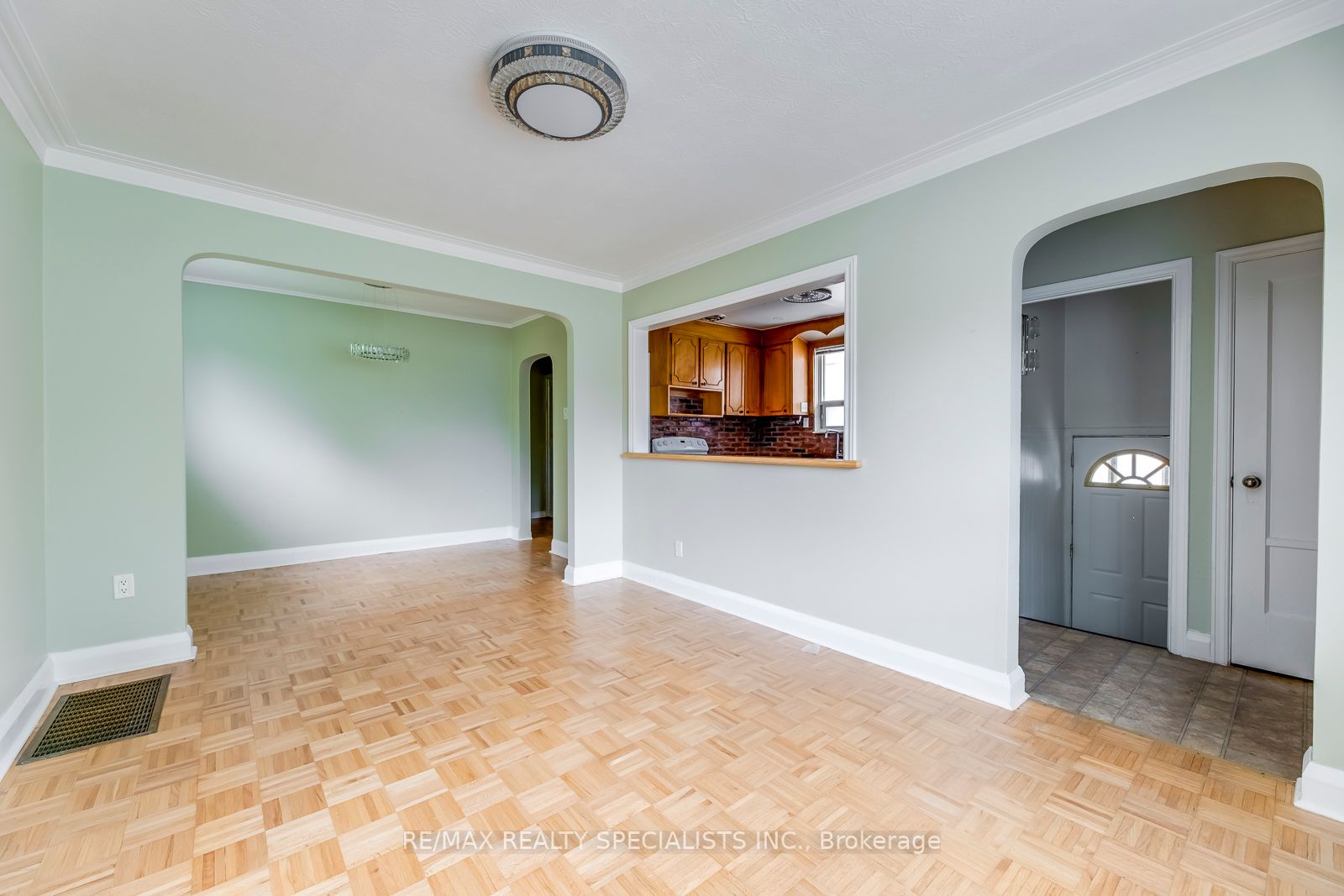 59 Aldgate Ave