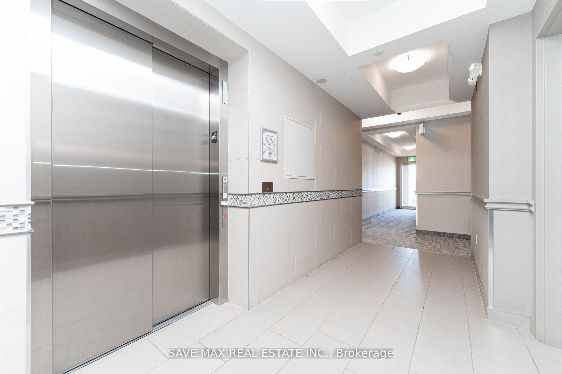 54 Sky Harbour Dr, #404