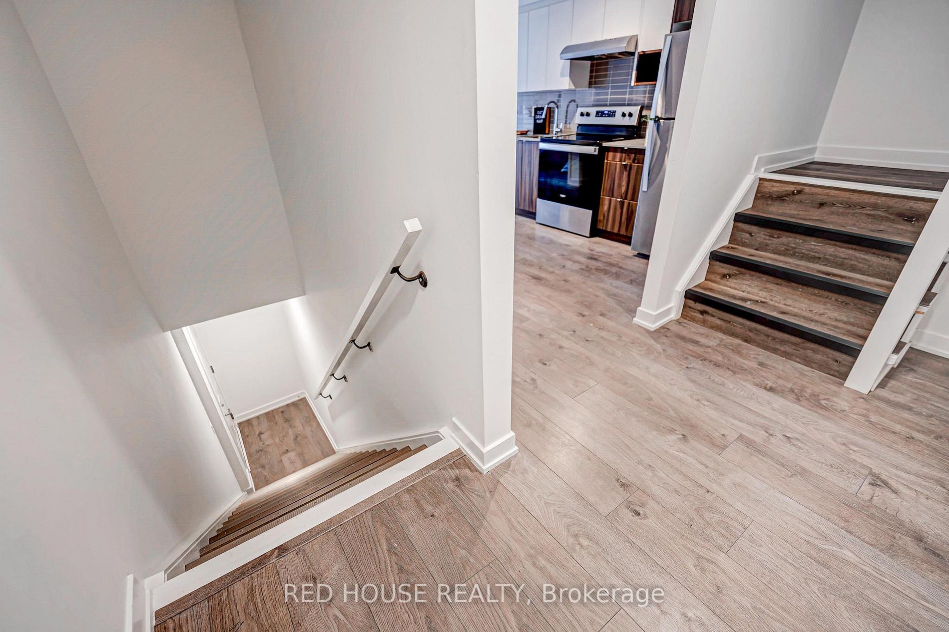 1135 Cooke Blvd, #111