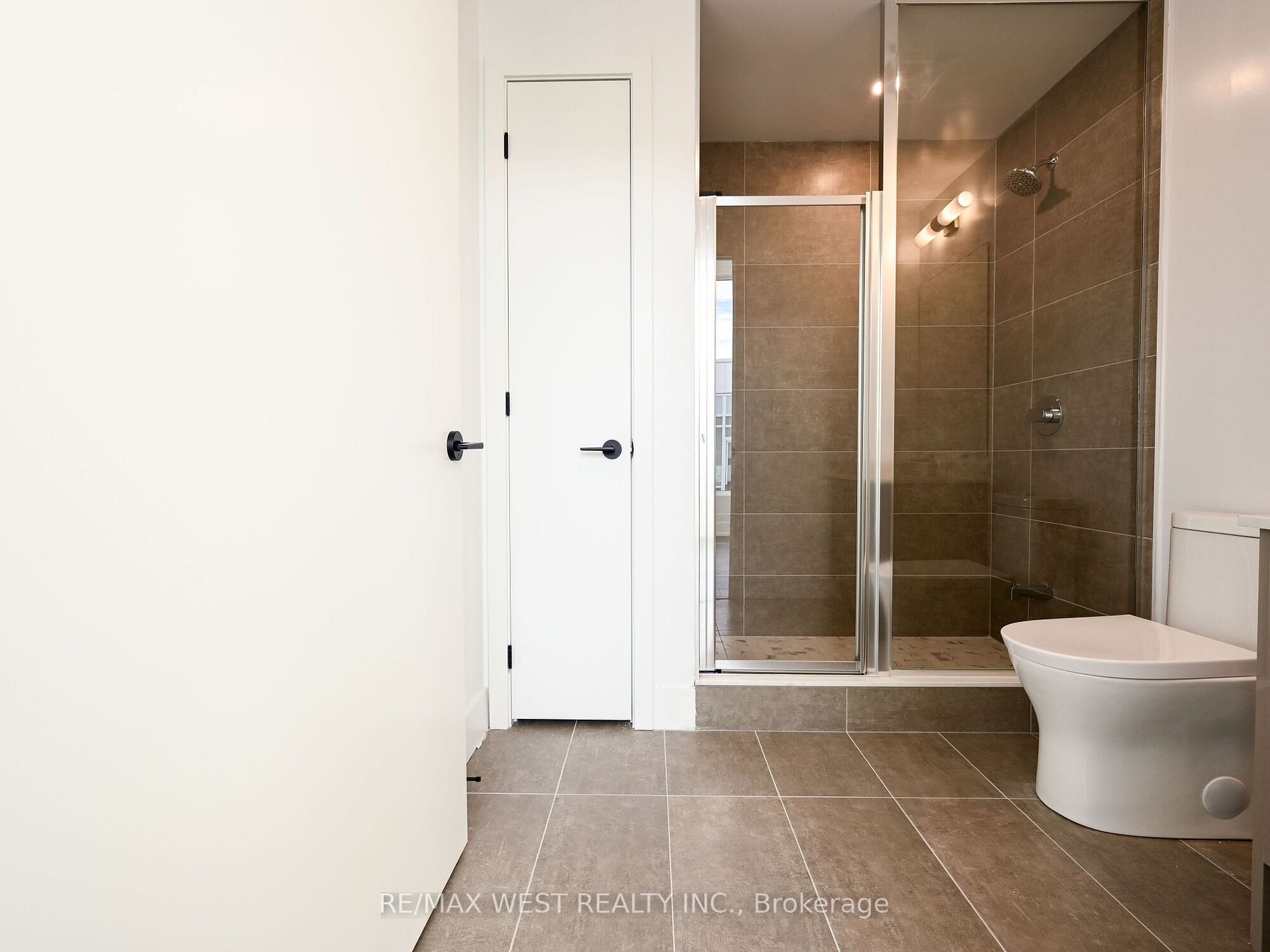 2450 Old Bronte Rd, #814