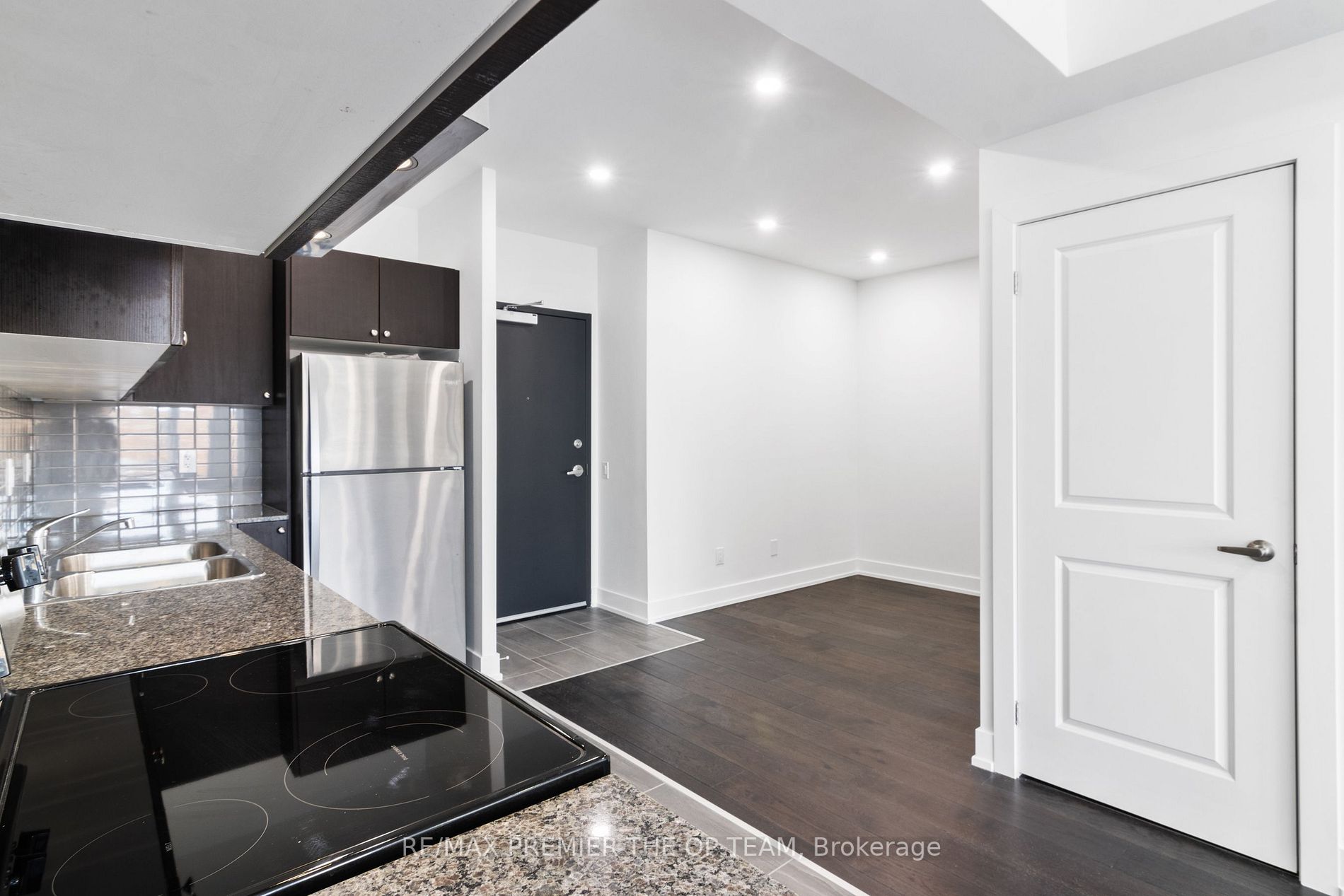 310 Broadway Ave, #106
