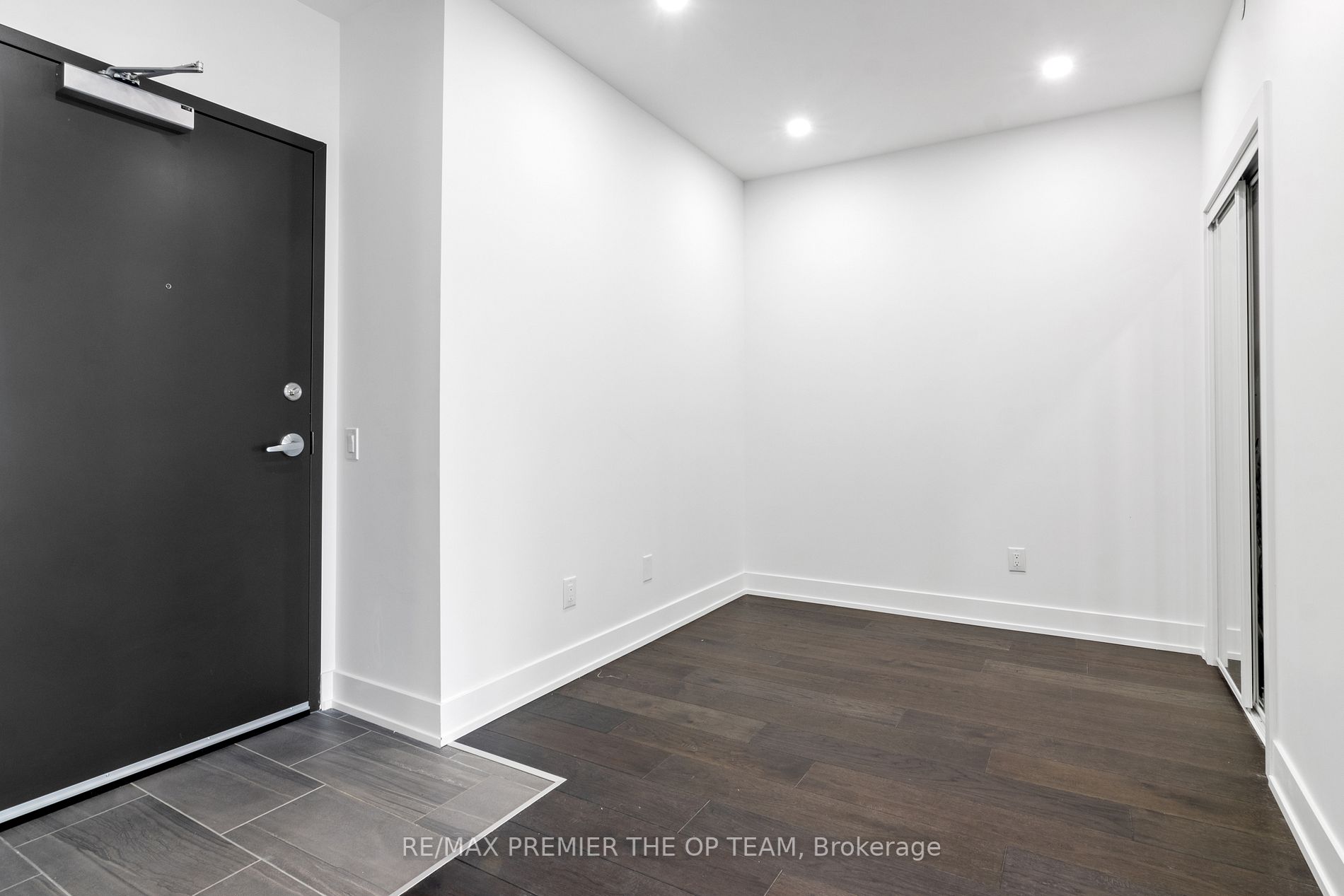 310 Broadway Ave, #106