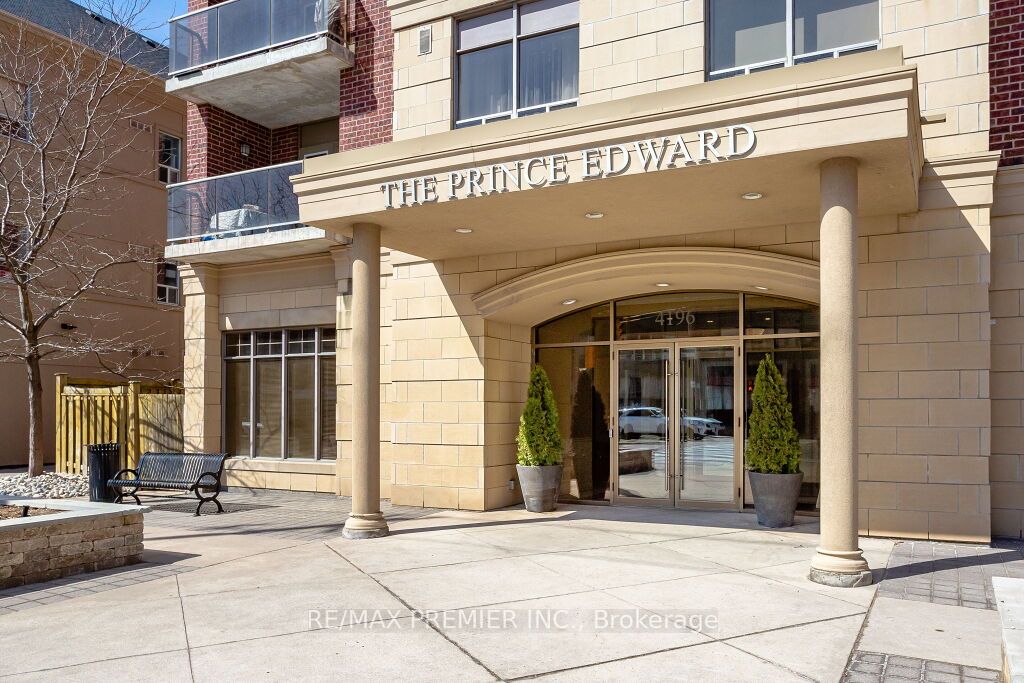 4196 Dundas St W, #206