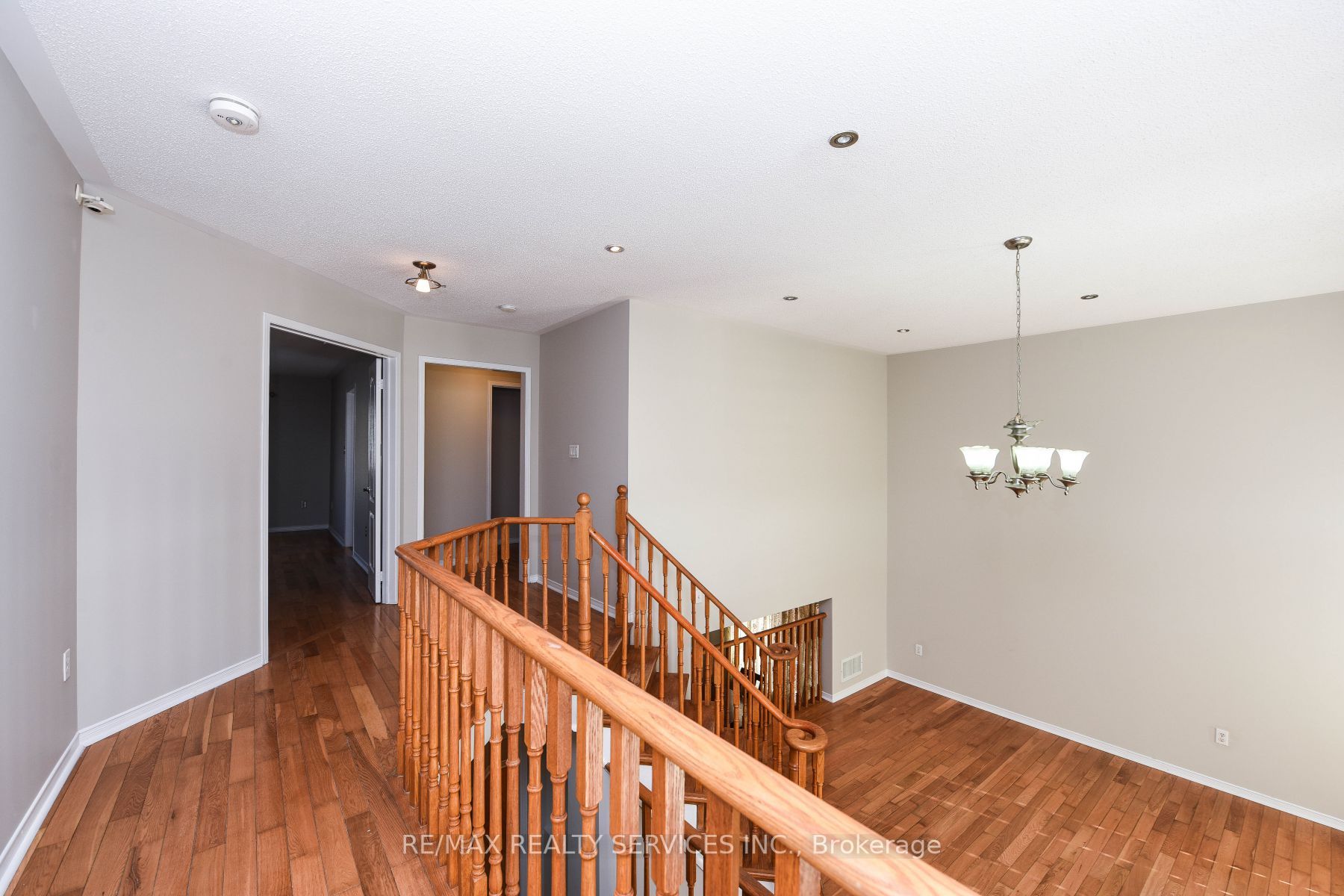 33 Poplar Plains Rd
