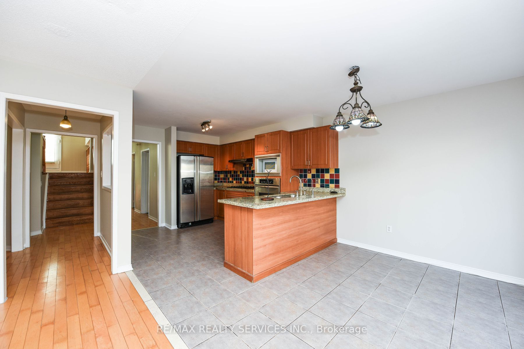 33 Poplar Plains Rd