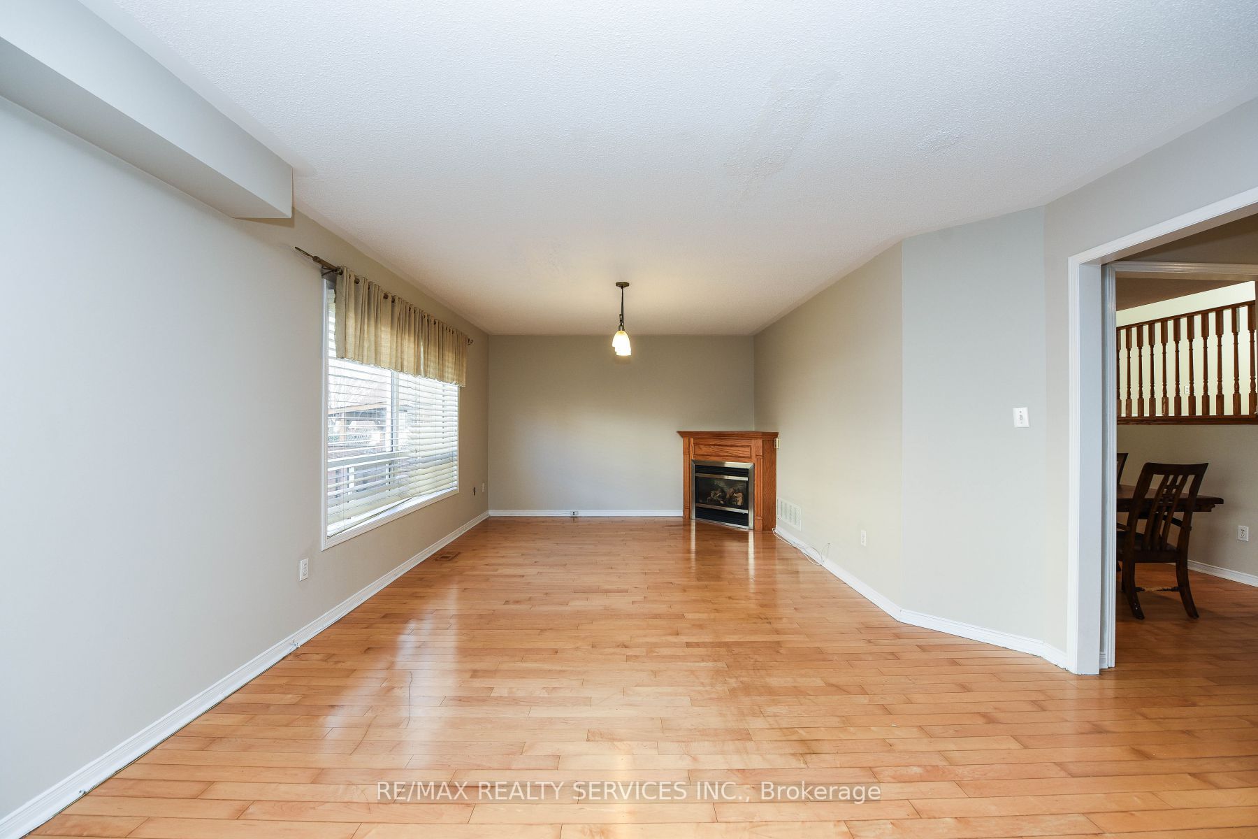 33 Poplar Plains Rd