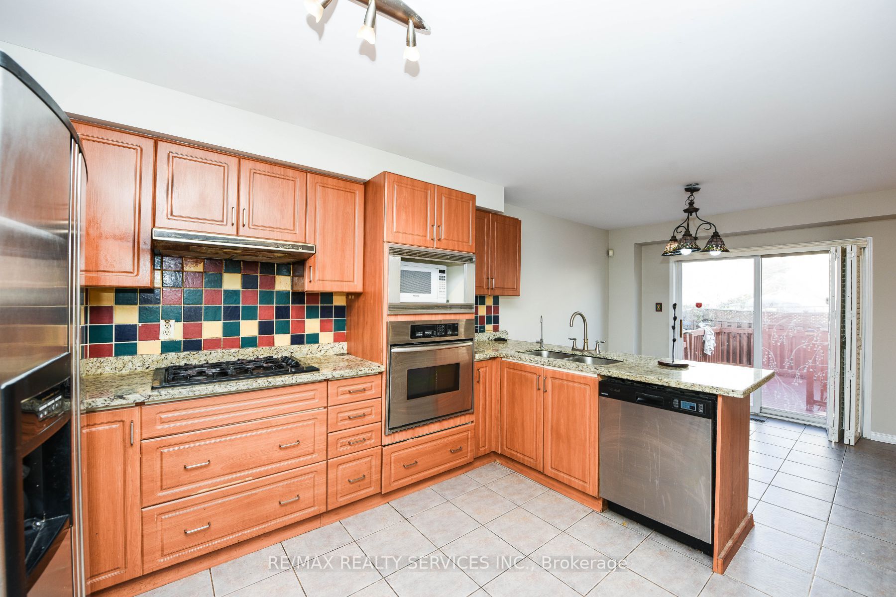 33 Poplar Plains Rd