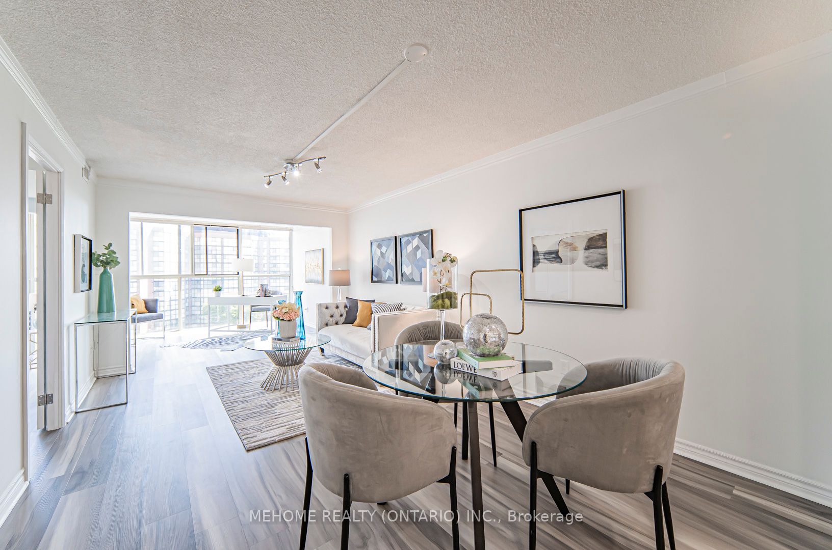 2091 Hurontario St, #810