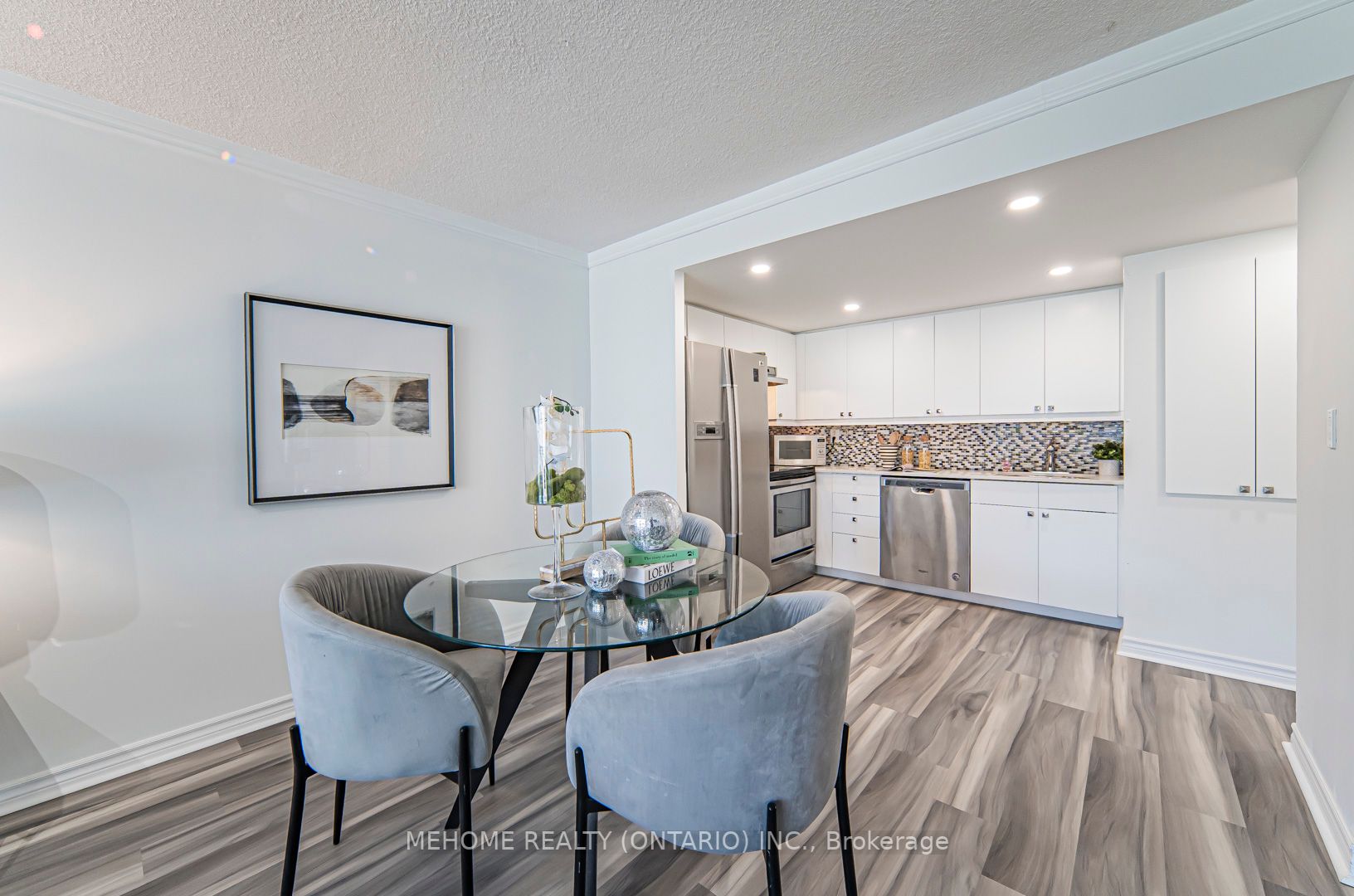 2091 Hurontario St, #810
