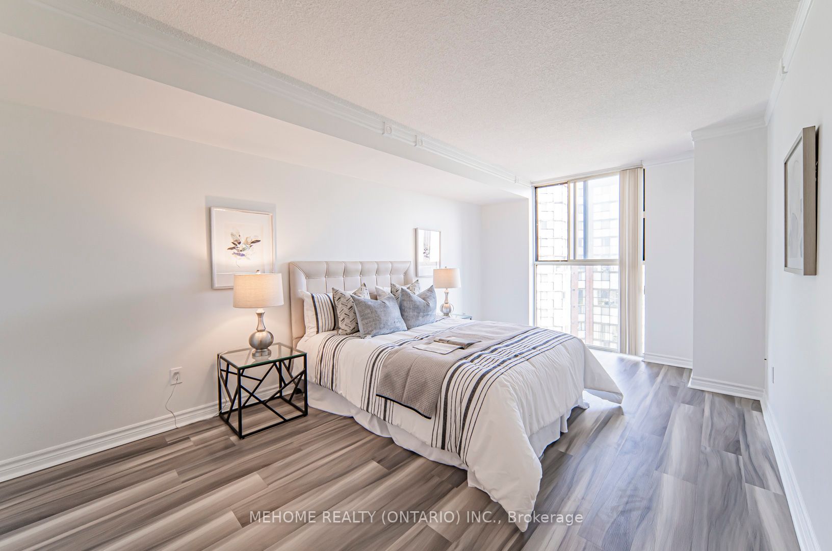 2091 Hurontario St, #810
