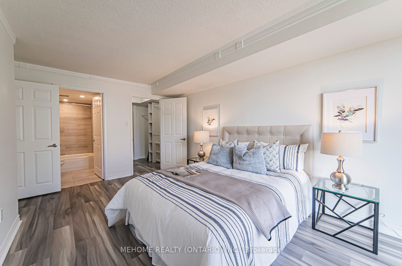 2091 Hurontario St, #810