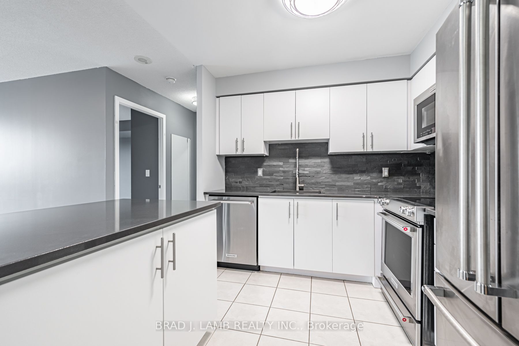 185 Legion Rd N, #1217