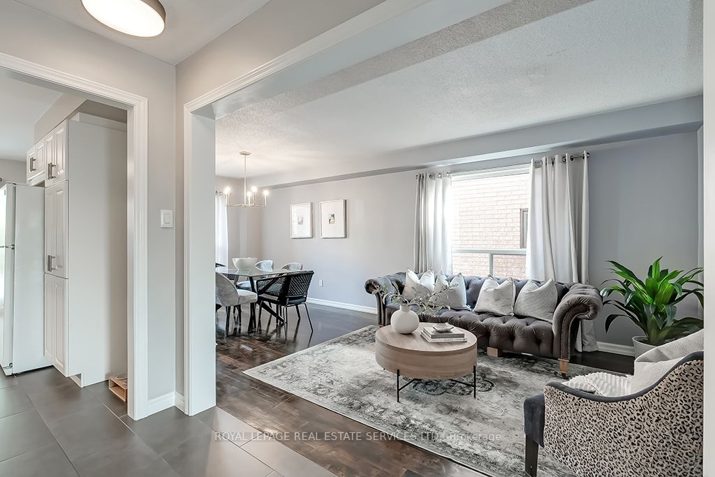 569 Eliza Cres