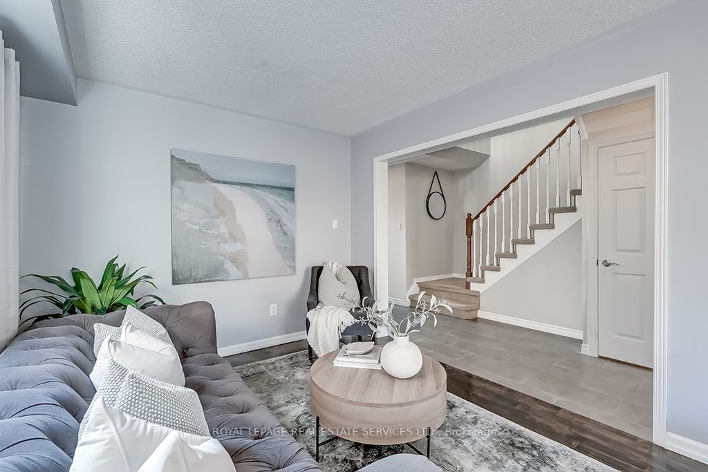 569 Eliza Cres