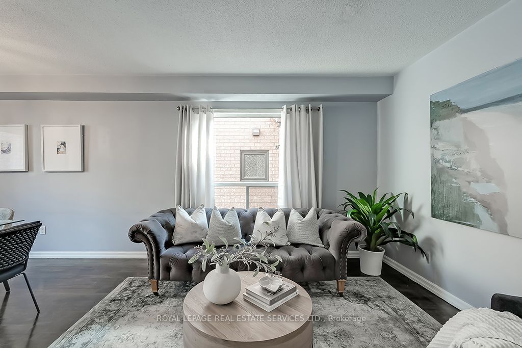 569 Eliza Cres