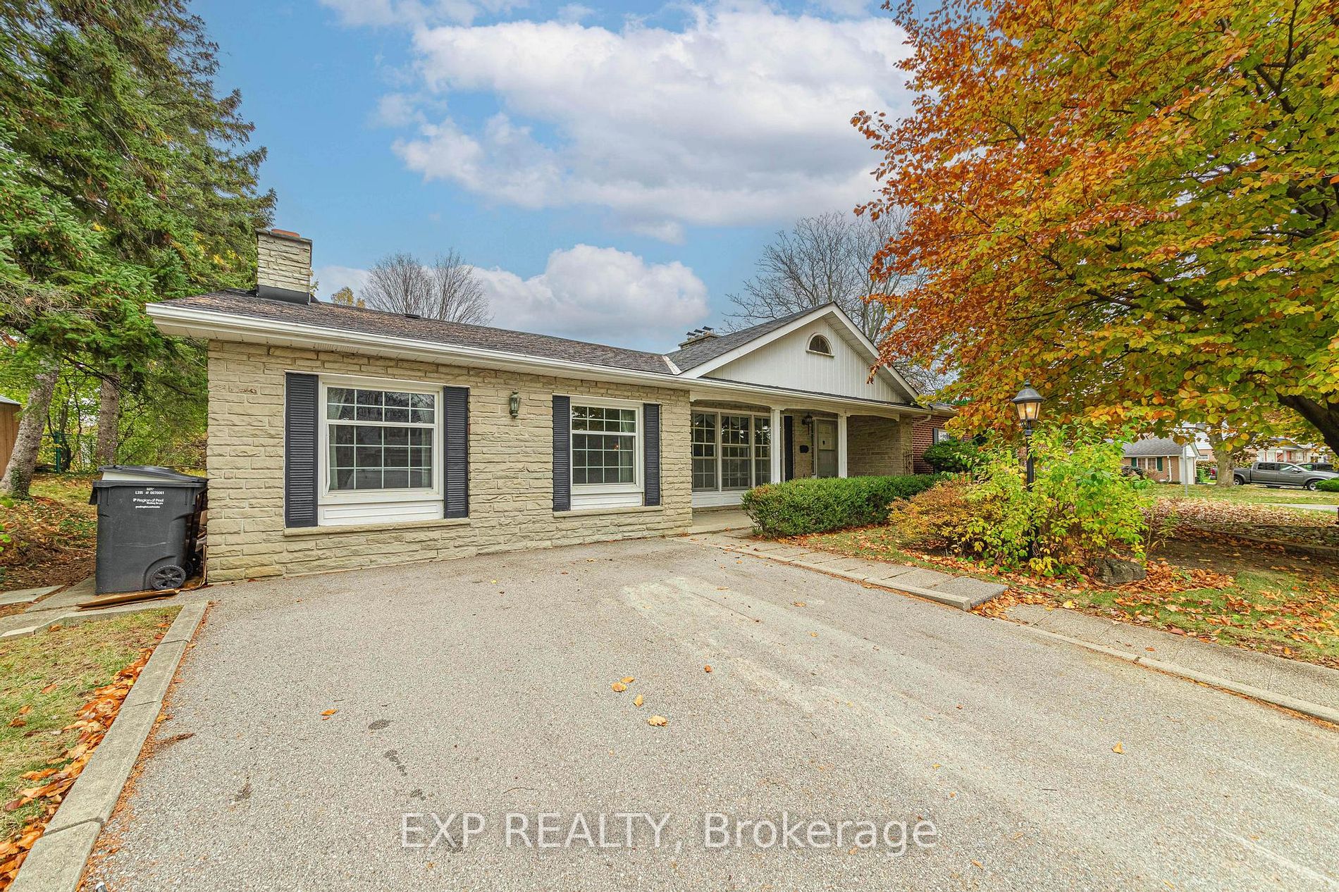 4 Alderway Ave