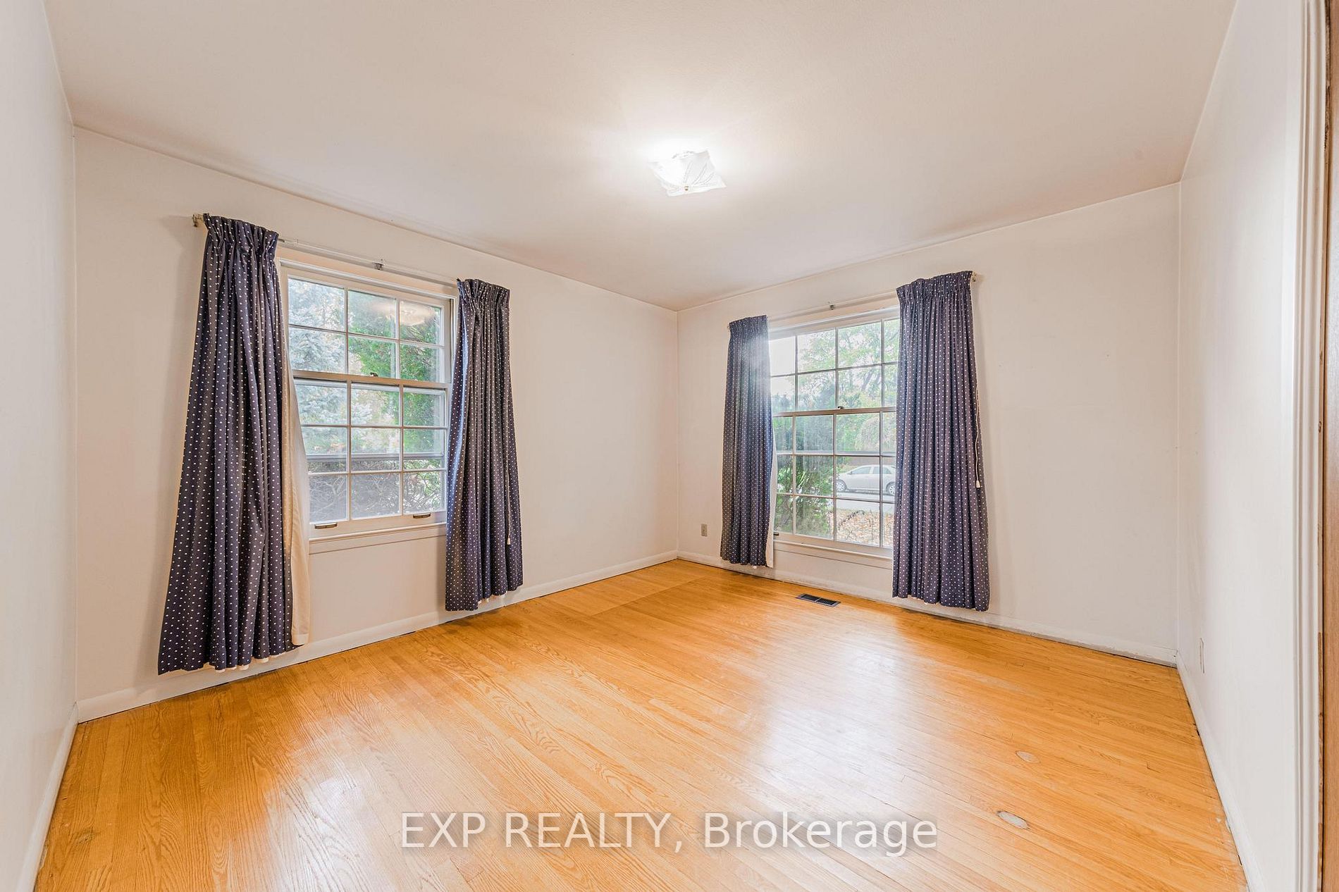 4 Alderway Ave