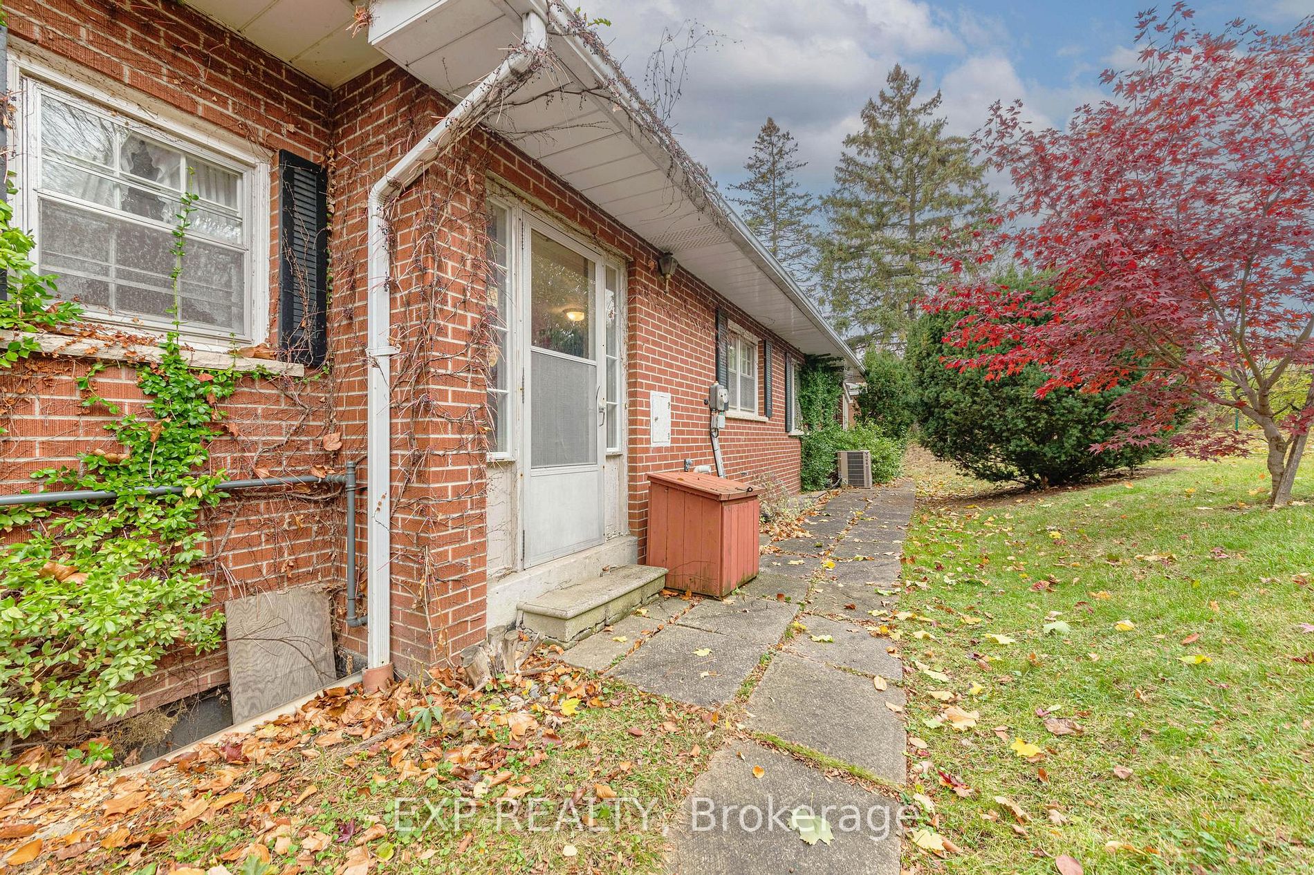4 Alderway Ave
