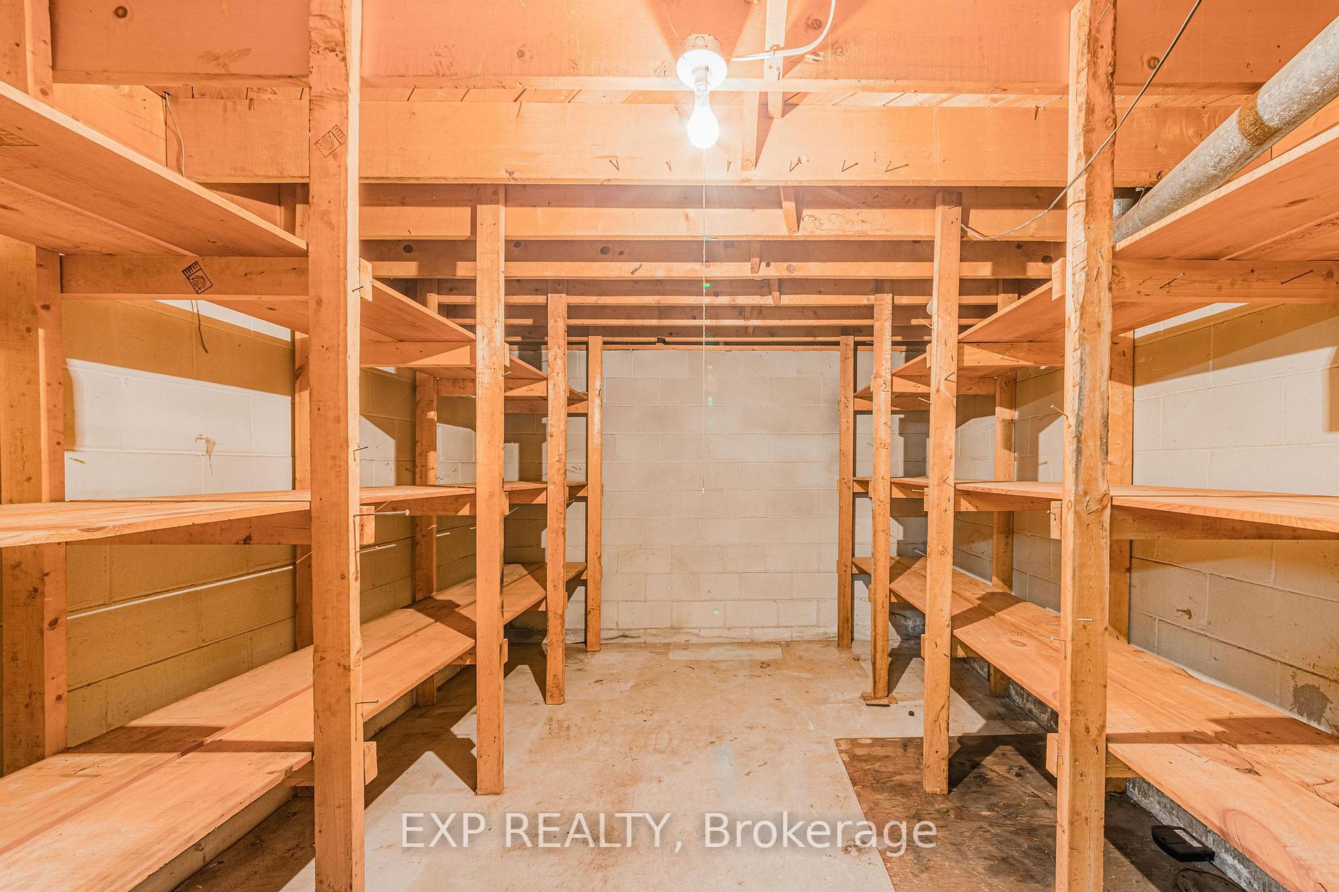 4 Alderway Ave