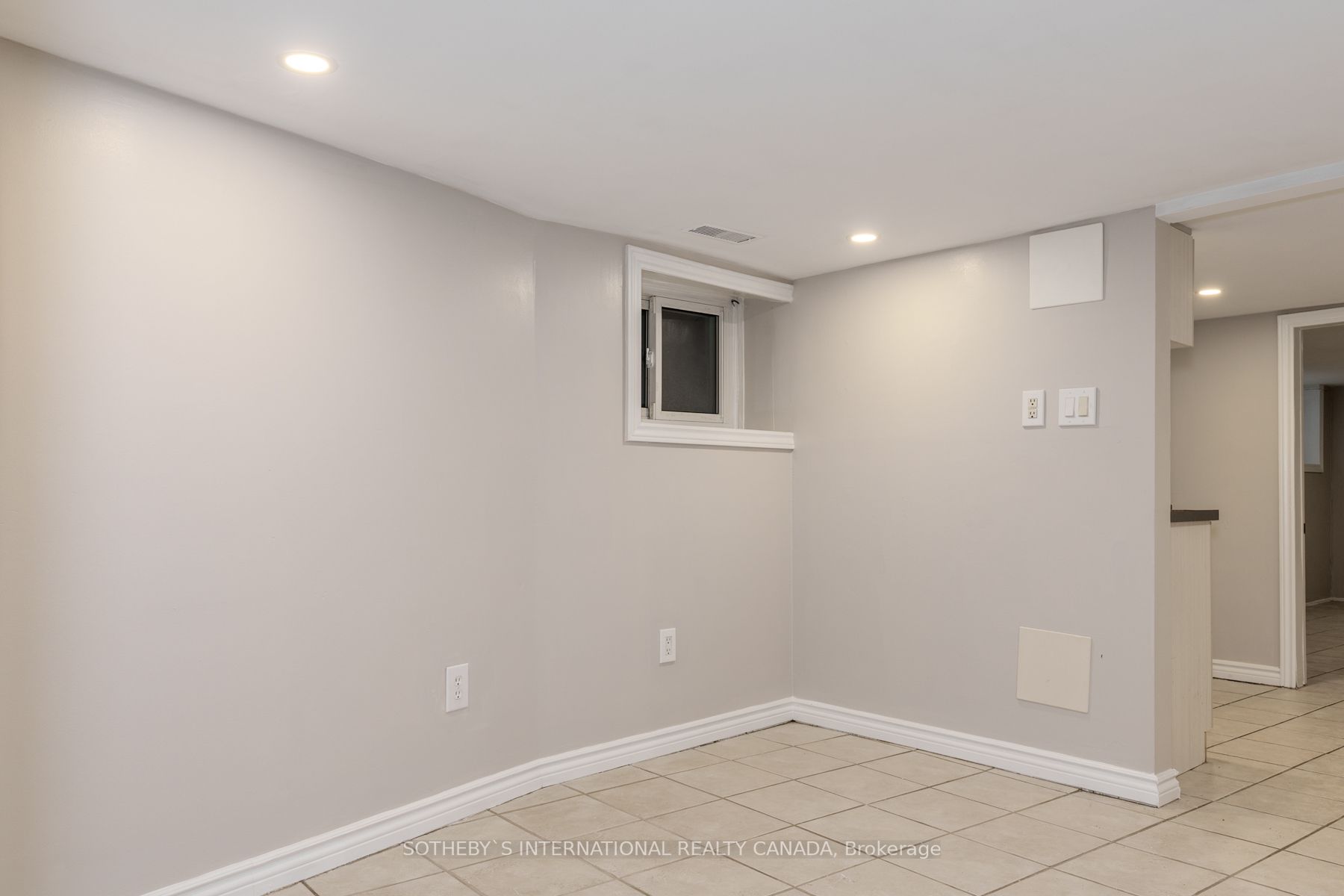 15 Indian Rd Cres, #Bsmt