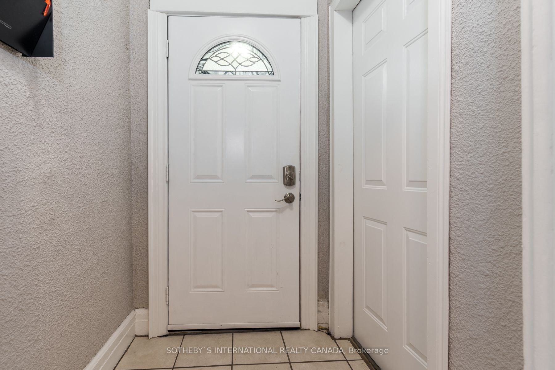 15 Indian Rd Cres, #Upper