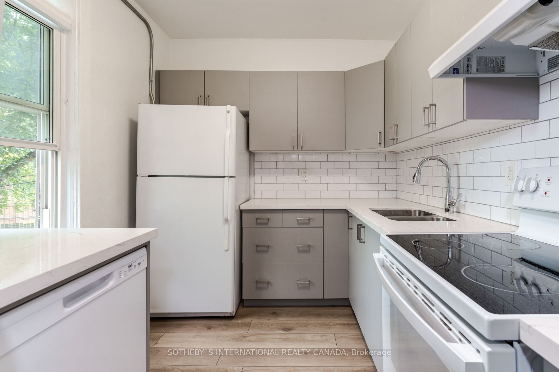 15 Indian Rd Cres, #Upper