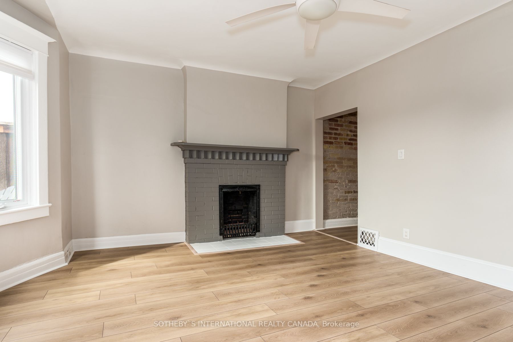 15 Indian Rd Cres, #Upper