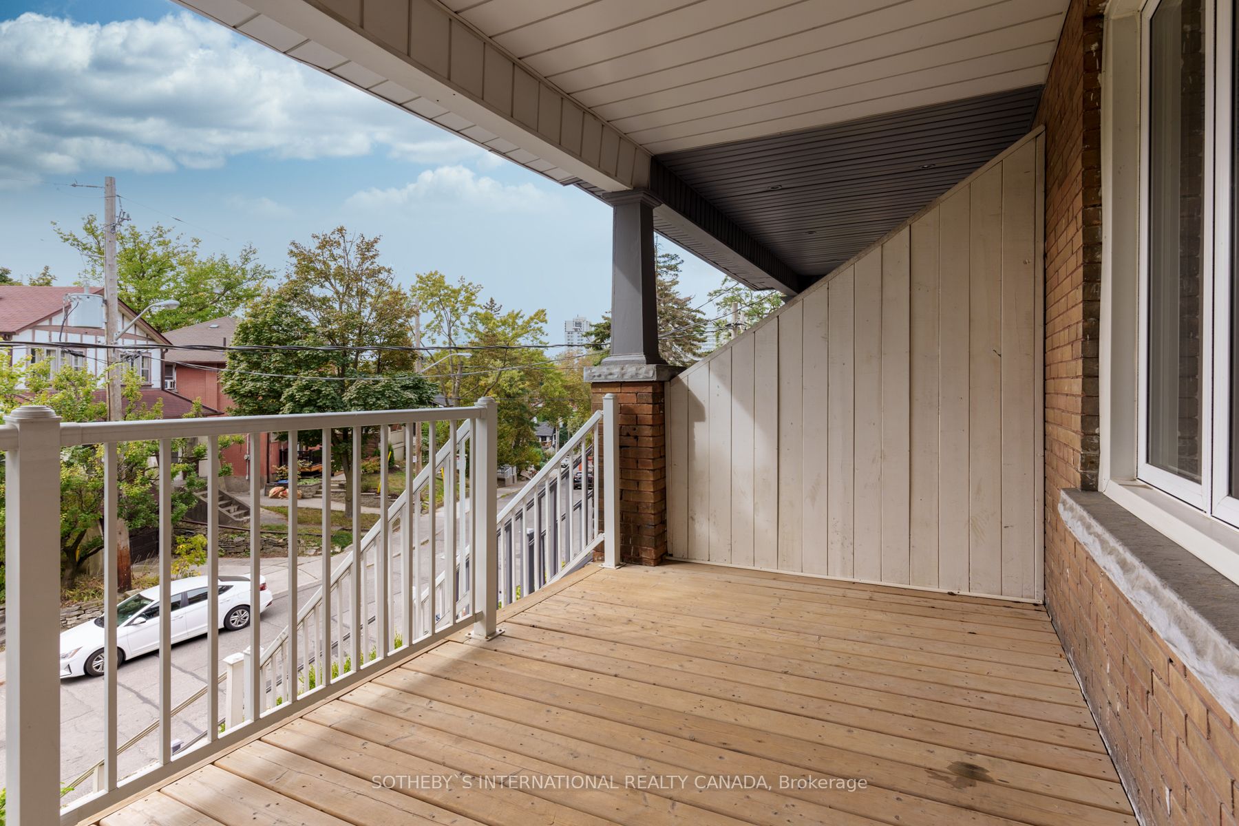 15 Indian Rd Cres, #Upper