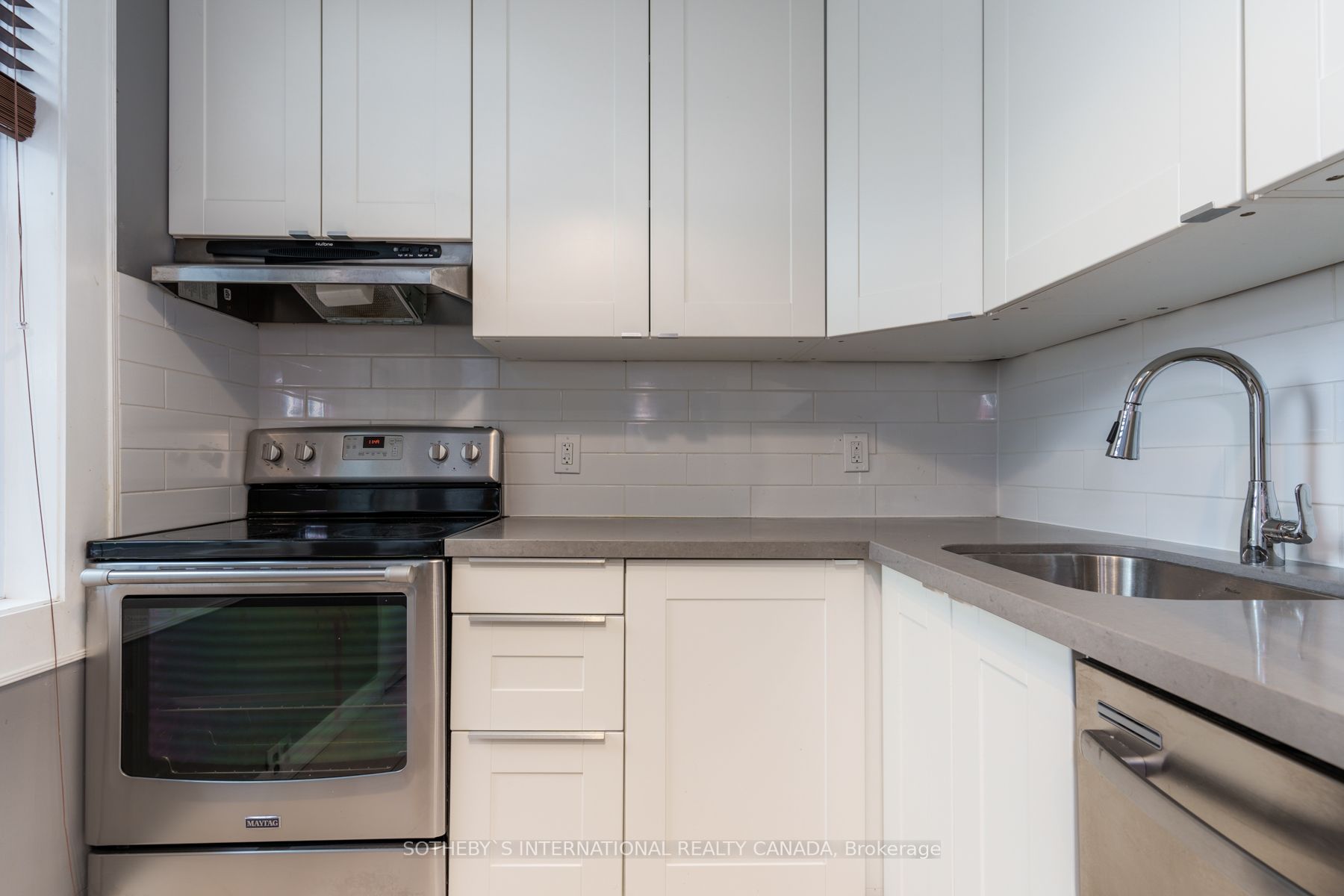 15 Indian Rd Cres, #Main