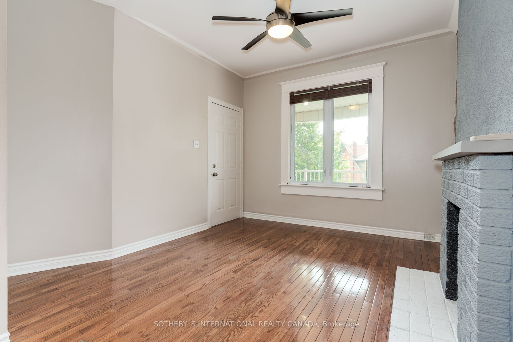 15 Indian Rd Cres, #Main