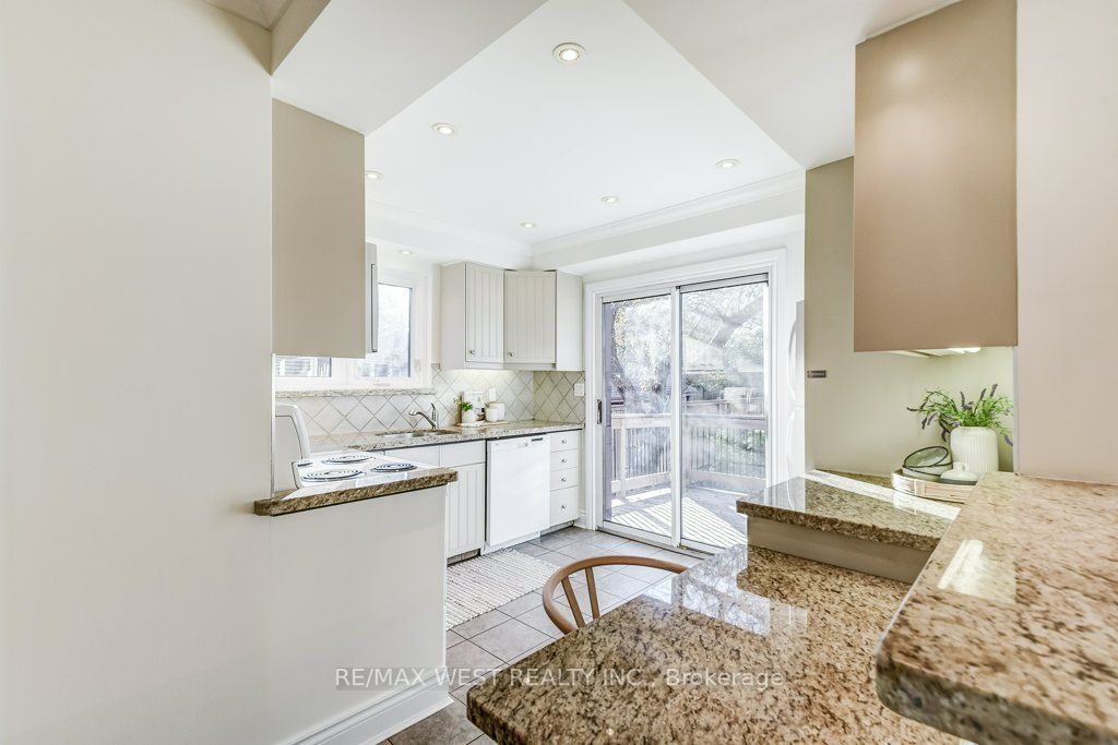 54 Waterbury Dr