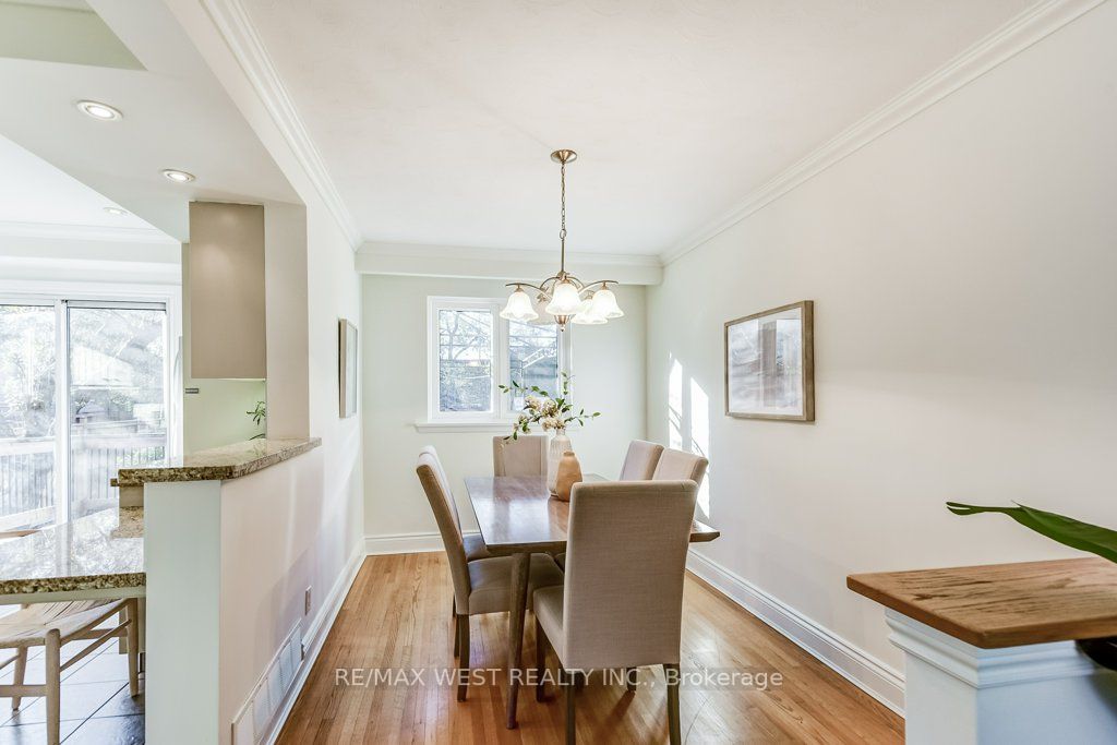 54 Waterbury Dr