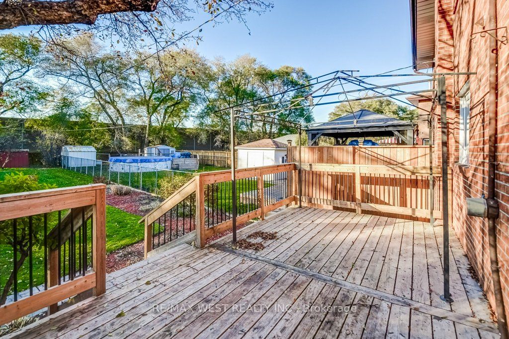 54 Waterbury Dr